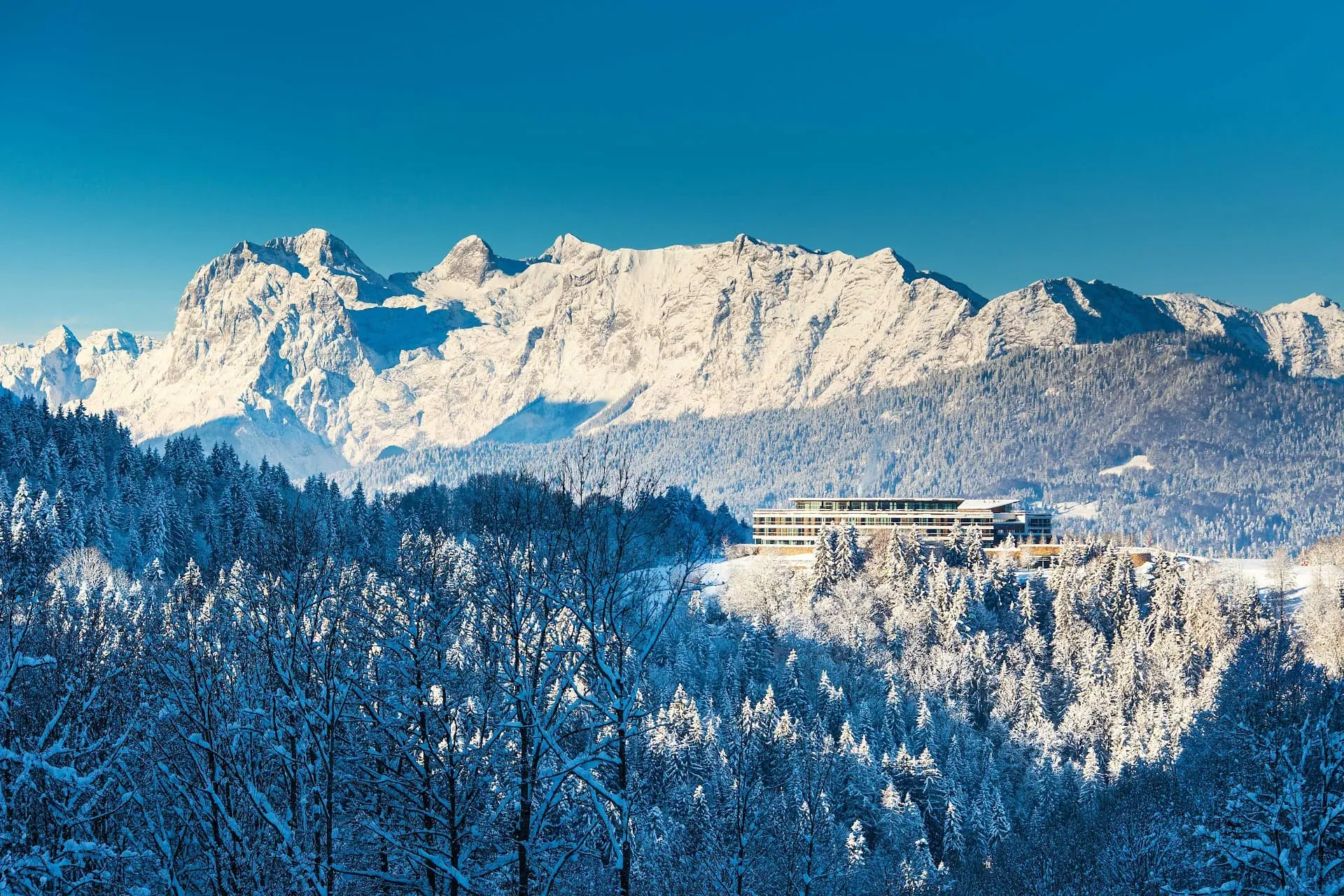 Kempinski Hotel Berchtesgaden — hotel di lusso immerso nelle Alpi innevate