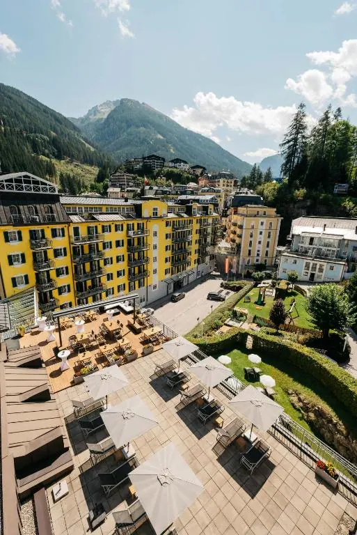 Hotel MONDI Bellevue z tarasem słonecznym w centrum Bad Gastein