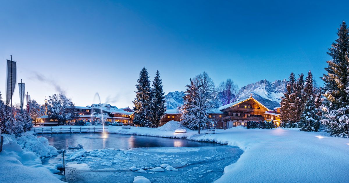 Wellness hotely v Rakousku: 12 míst, kam se budete vracet rok co rok 3 Bio-resort Stanglwirt v zimě s výhledem na Wilder Kaiser u Kitzbühelu