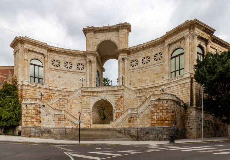 Itálie 12 Cagliari, Sardinie: 13 tipů, co vidět a dělat 2026