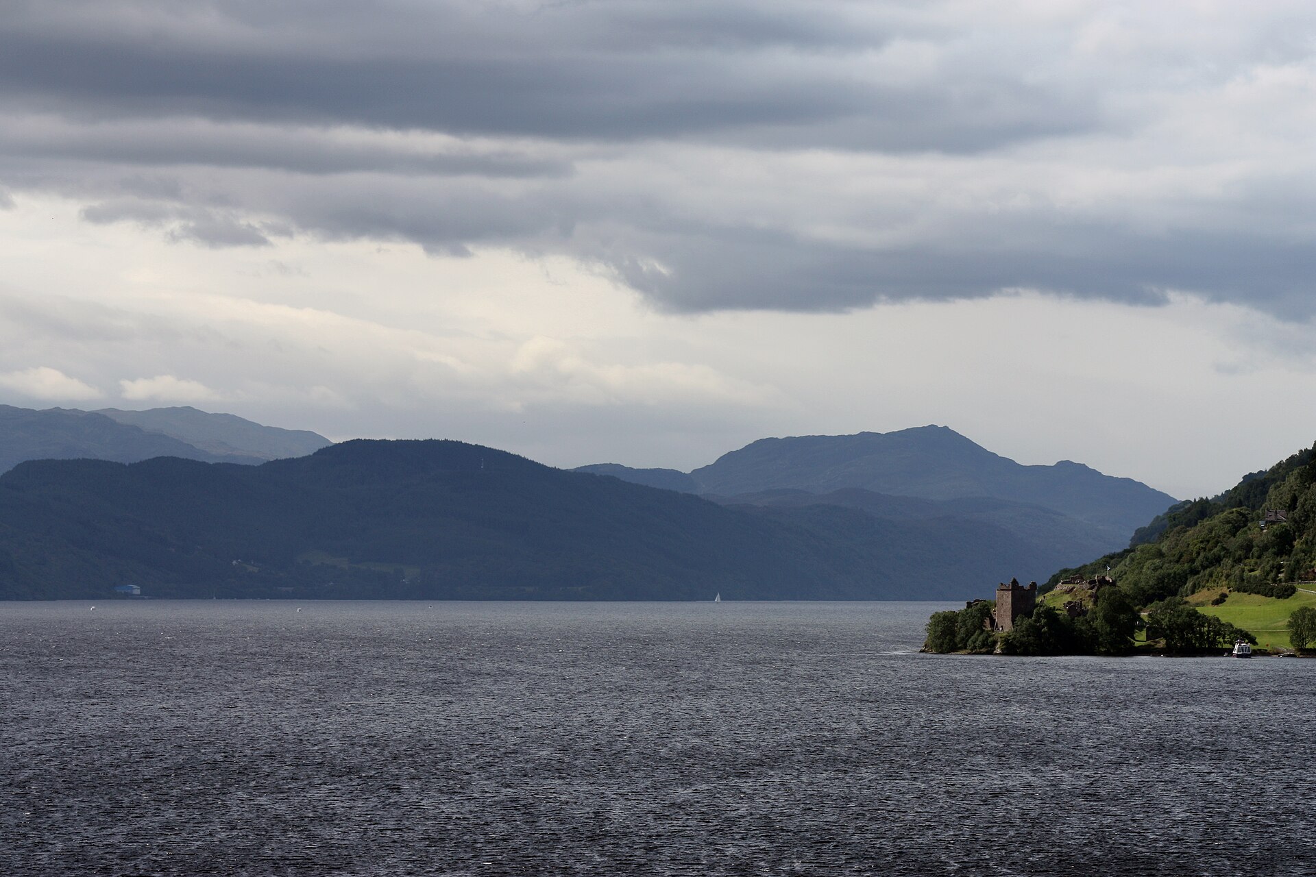 Vakantie Schotland: 30 tips voor wat je moet zien in 2026 20 Ruïne van Urquhart Castle bij Loch Ness