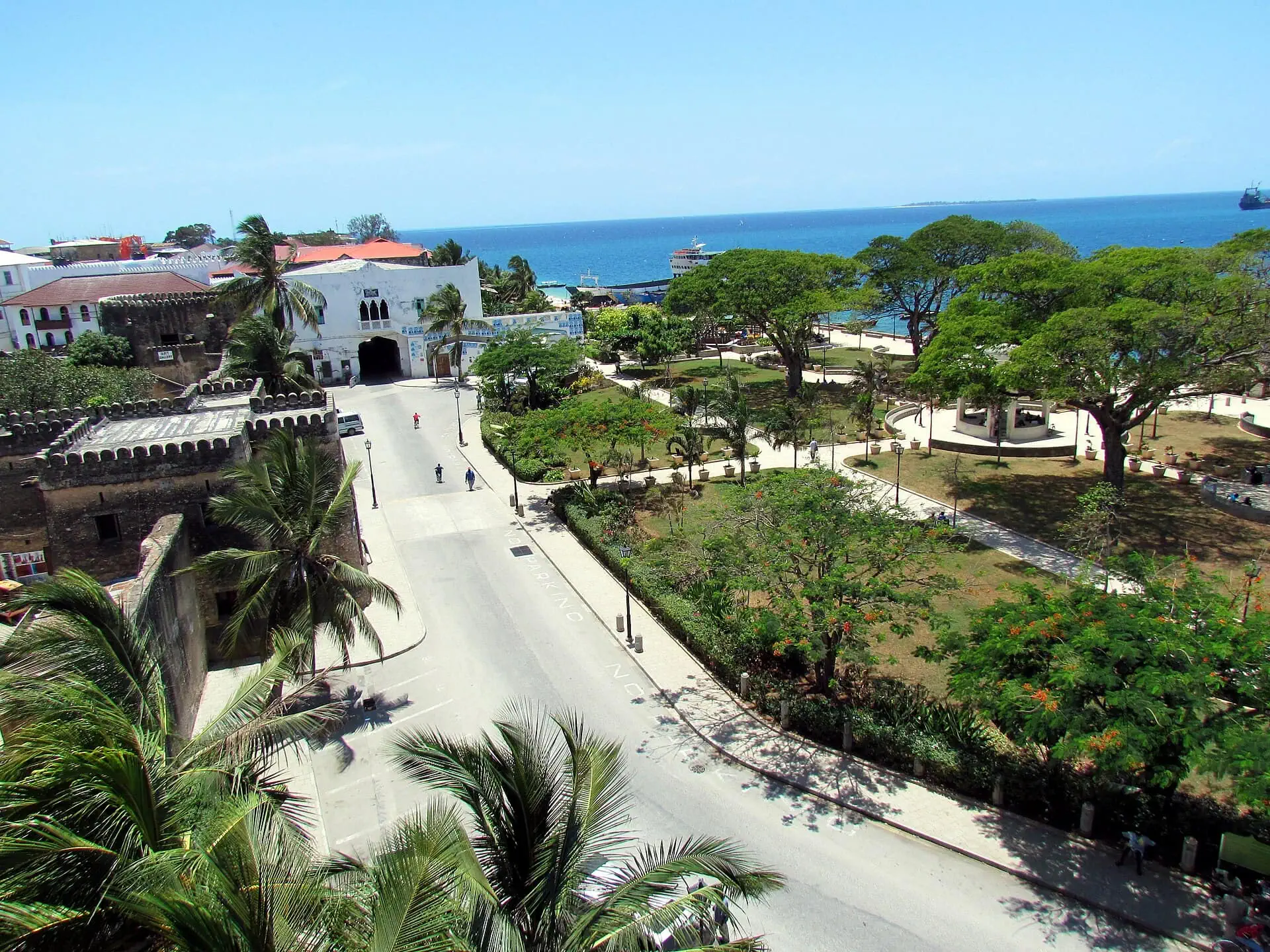 Zanzibár utazás: 21 tipp, mit érdemes látni és mikor menj 2026-ban 22 Stone Town utcája