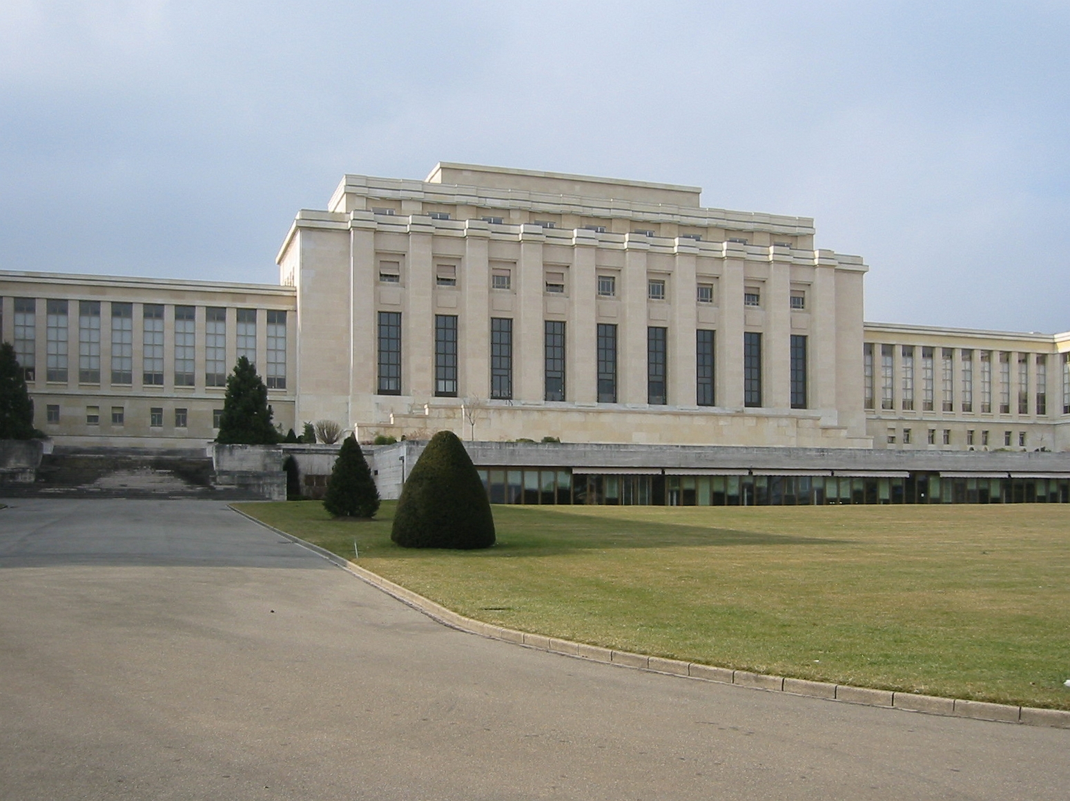 Ginebra (Suiza): 16 cosas que ver y hacer junto al mayor lago alpino en 2026 8 El Palacio de las Naciones, sede europea de la ONU