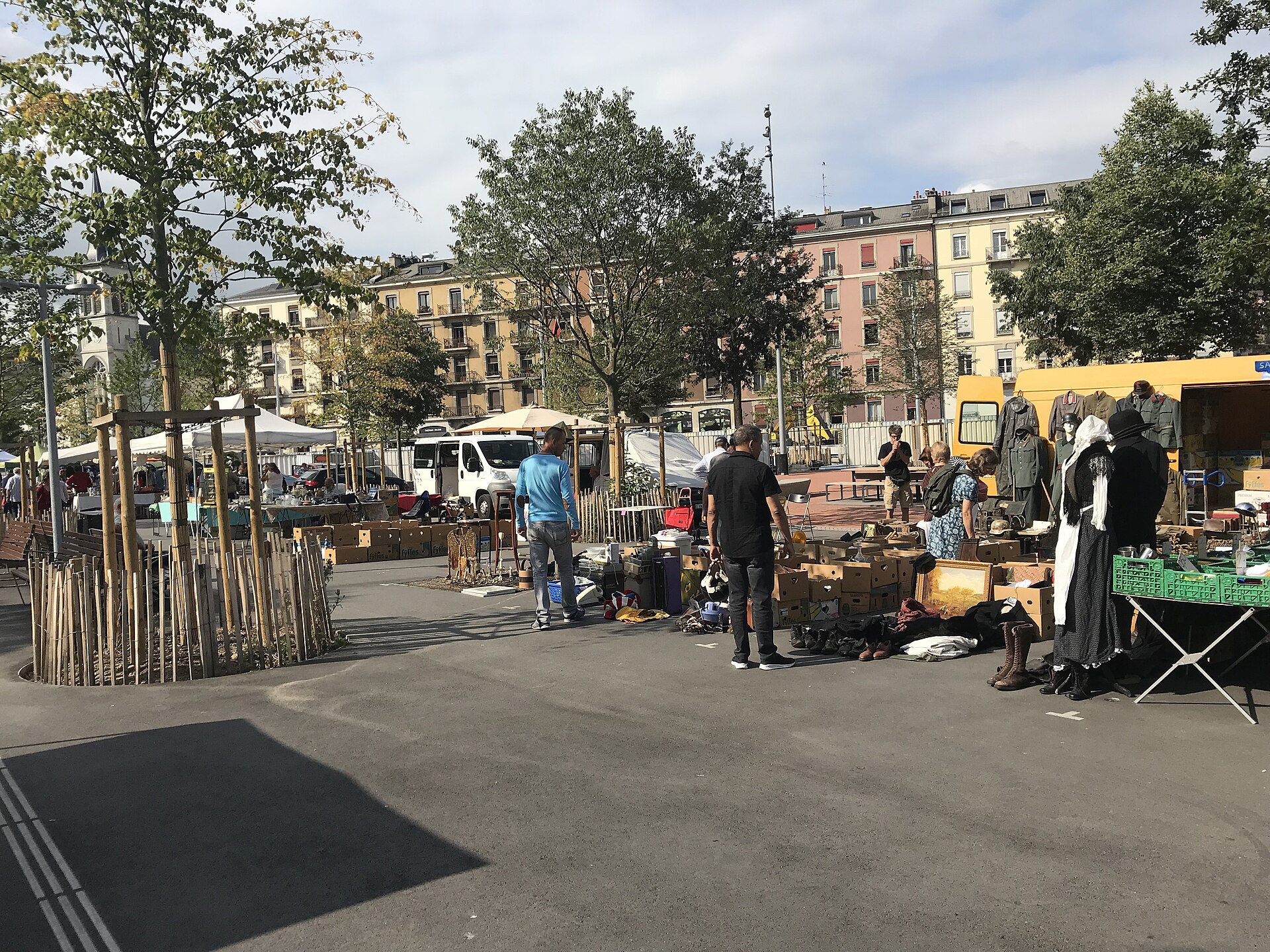 Ginebra (Suiza): 16 cosas que ver y hacer junto al mayor lago alpino en 2026 21 Mercados en la Plaine de Plainpalais