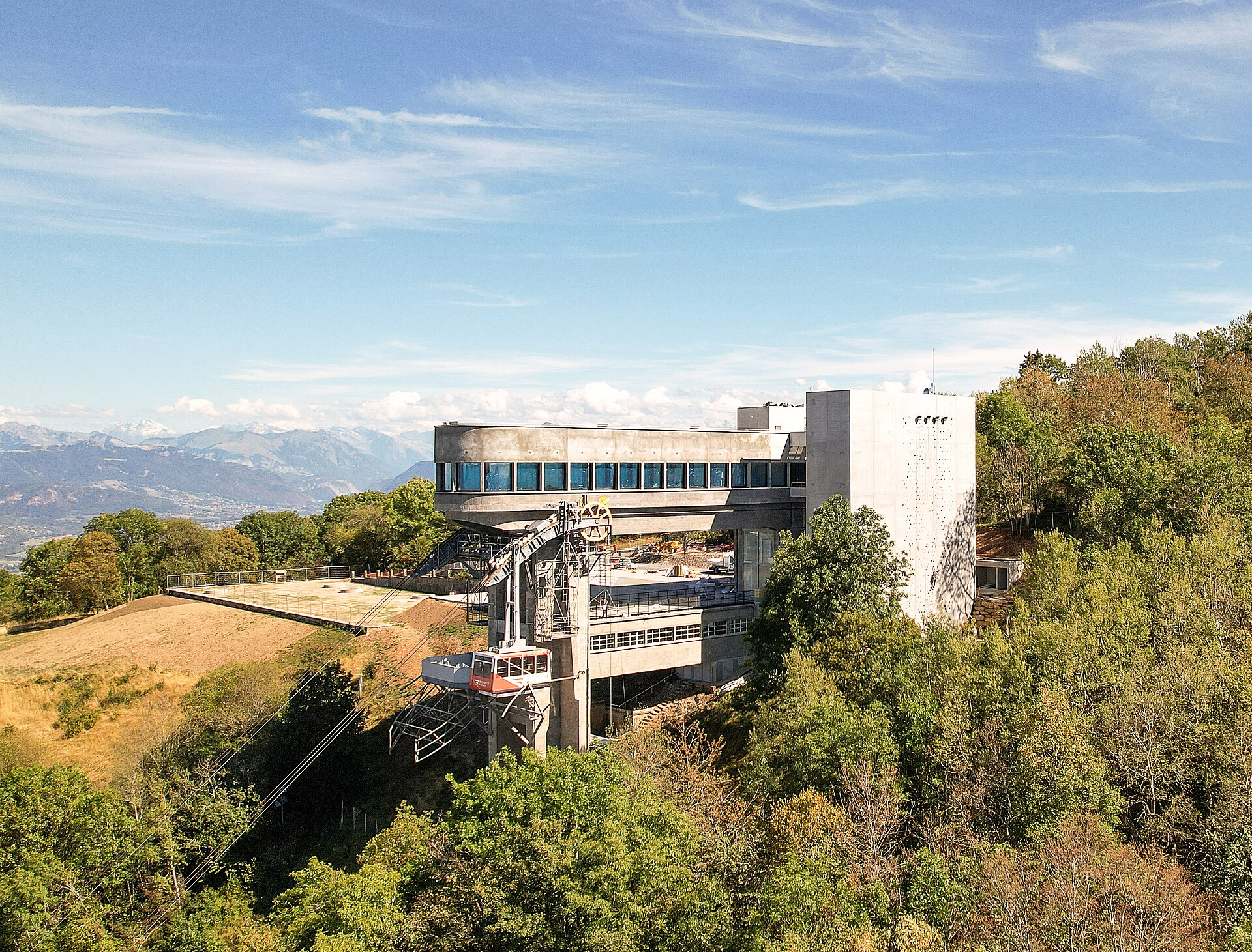 Ginebra (Suiza): 16 cosas que ver y hacer junto al mayor lago alpino en 2026 18 El teleférico al Mont Salève