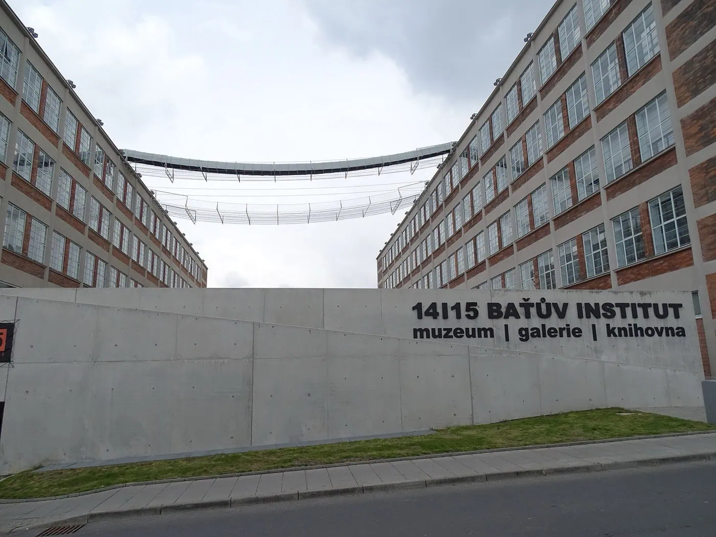 Mit érdemes megnézni Zlínben: 12 tipp a Baťa-városban 7 A 14|15 Baťa Intézet épülete Zlínben