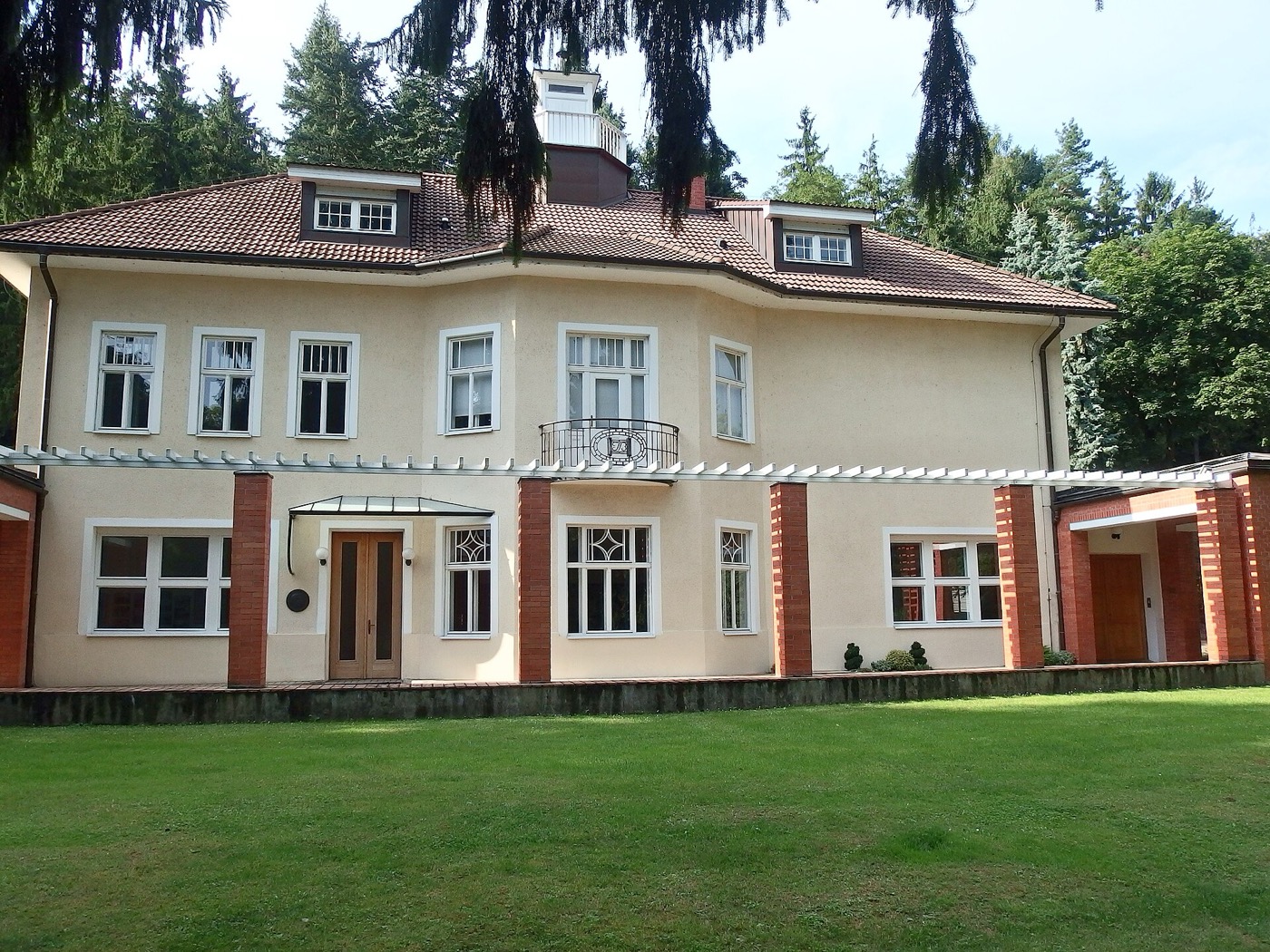 Cosa vedere a Zlín: 12 idee nella città di Baťa in Repubblica Ceca 8 Villa Baťa a Zlín, opera dell'architetto Jan Kotěra