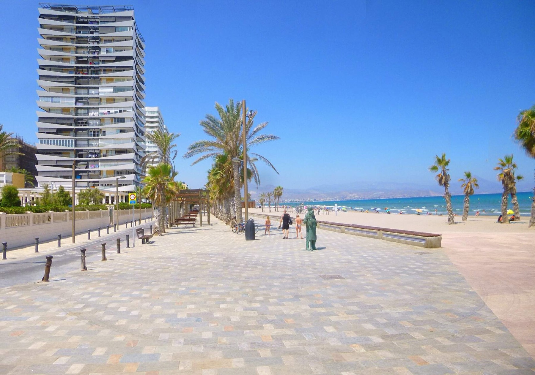 Alicante, Espanja: 20 vinkkiä, mitä nähdä ja tehdä Costa Blancalla 10 San Juanin promenadi ja ranta Alicantessa