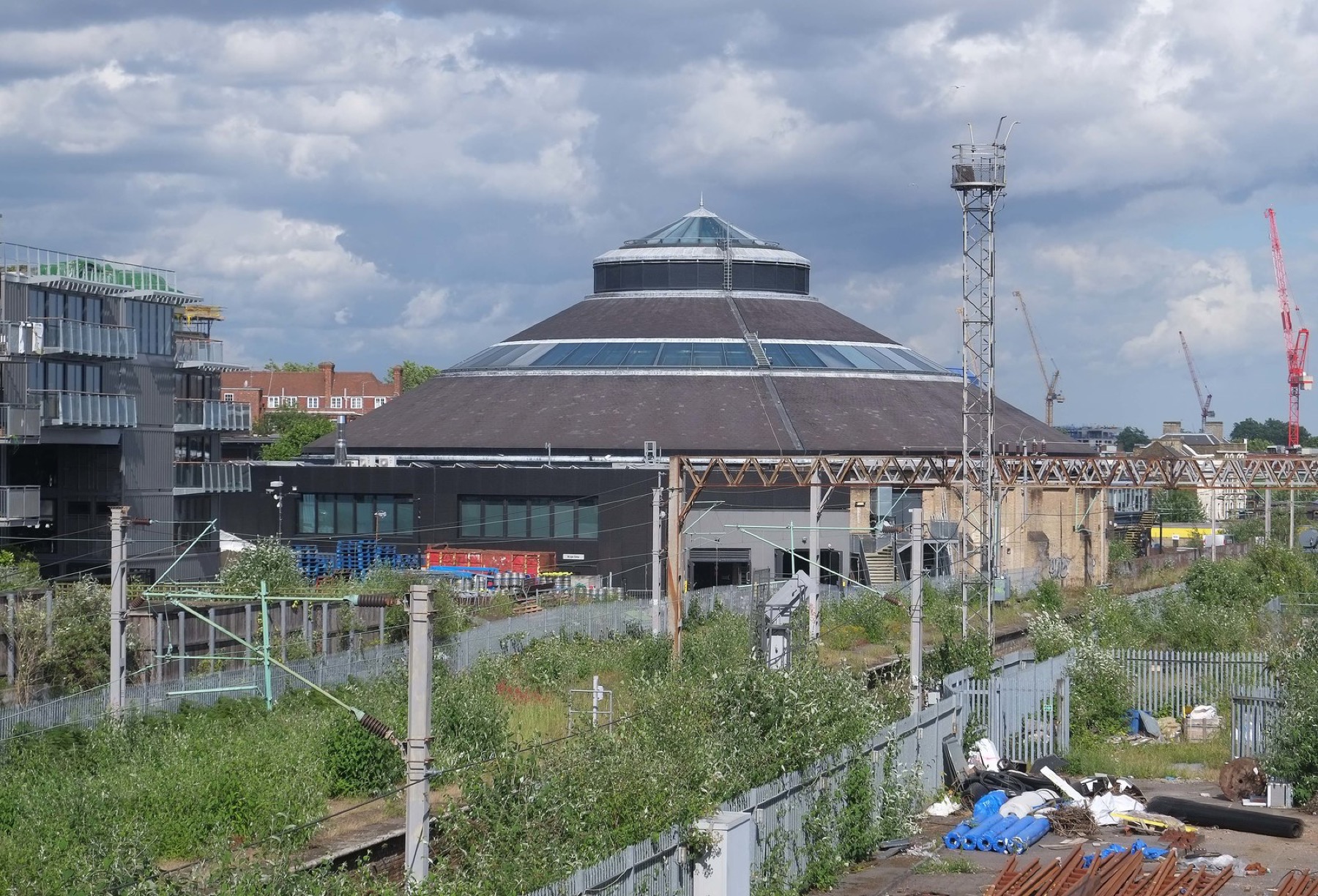 Camden a Londra: 12 consigli su cosa vedere e assaggiare 2026 2 Edificio circolare della Roundhouse, ex piattaforma girevole per locomotive