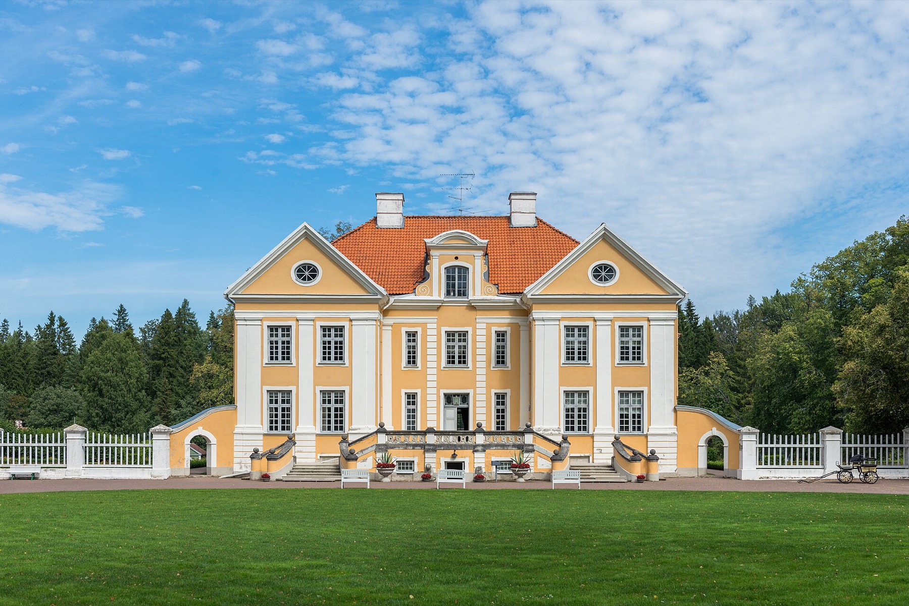 Estonia: 25 de idei ce să vezi și să experimentezi în Baltica nordică în 2026 13 Conacul baroc Palmse din parcul național Lahemaa