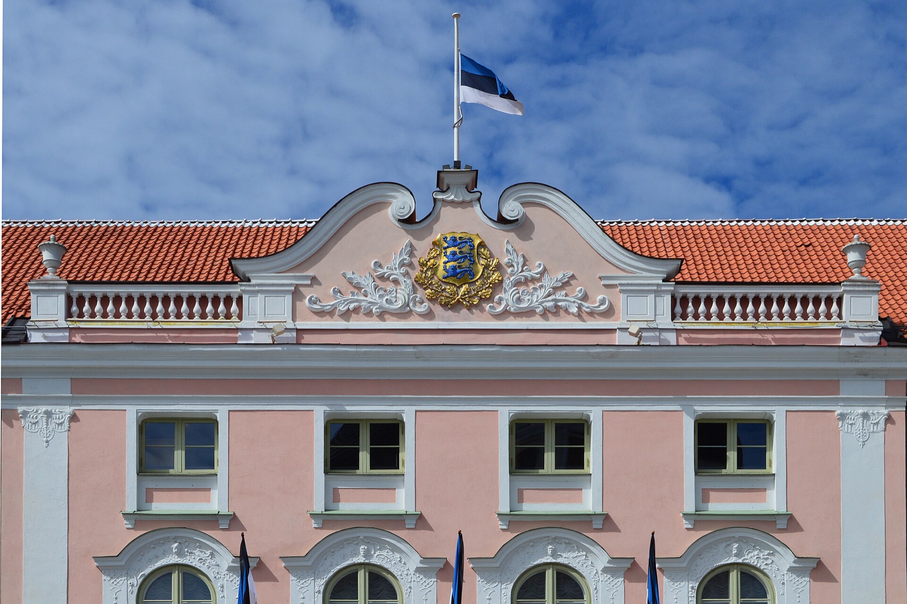 Estonsko: 20 zajímavostí a faktů, které jste nevěděli 1 Estonská vlajka nad Tallinnem
