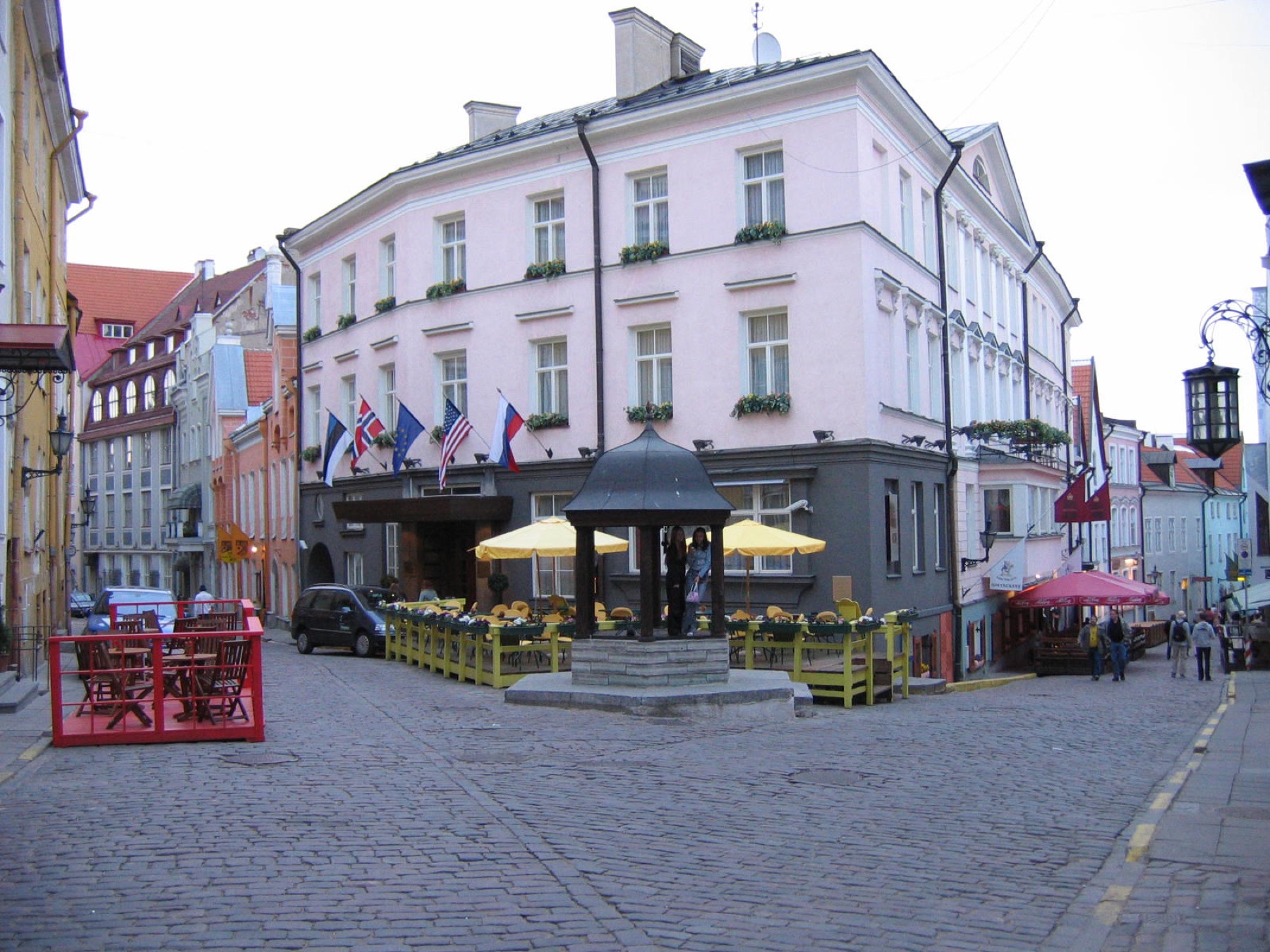 Essen in Tallinn (Estland): vom Michelin-Stern bis zum 6-Euro-Mittagessen 2026 7 Straße Rataskaevu in der Altstadt