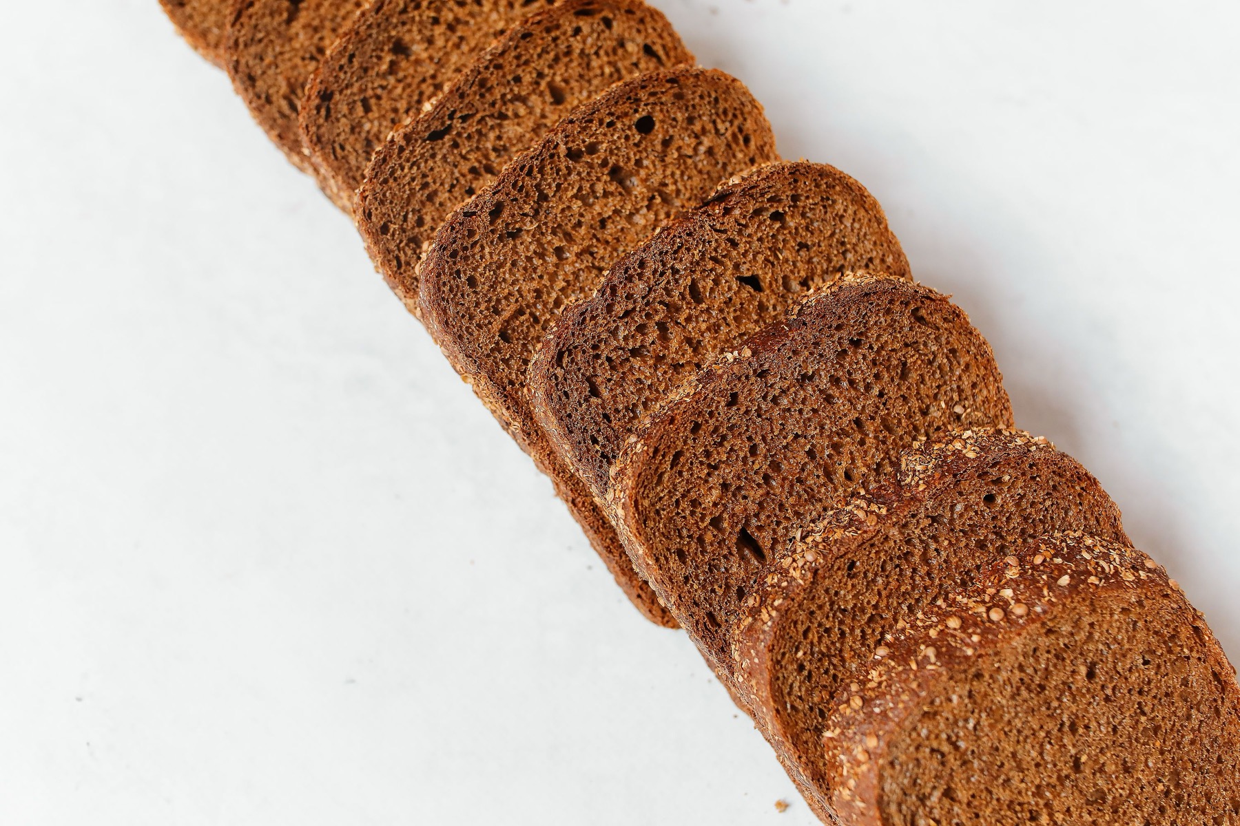 Essen in Tallinn (Estland): vom Michelin-Stern bis zum 6-Euro-Mittagessen 2026 17 Estnisches dunkles Roggenbrot must leib