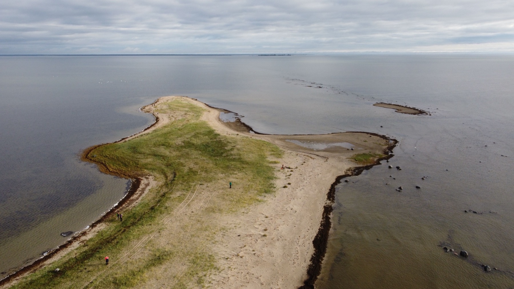 Pärnu, Estonia: 12 lucruri de văzut în capitala de vară 2026 6 Plajele late de doi kilometri din Pärnu în lumina aurie