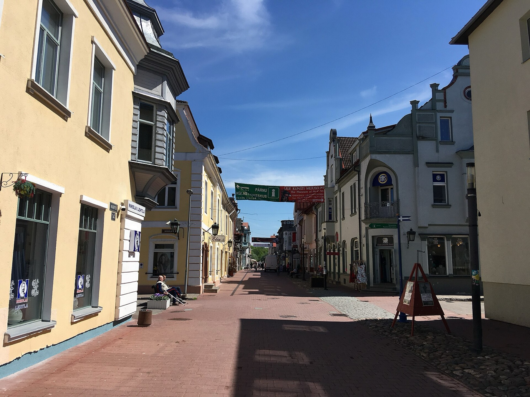 Pärnu, Estonia: 12 lucruri de văzut în capitala de vară 2026 10 Zona pietonală de pe strada Rüütli