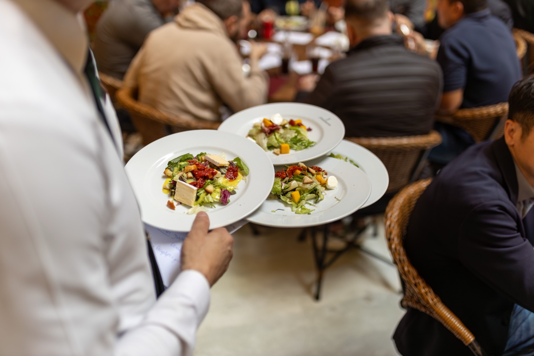 Pärnu, Estonia: 12 lucruri de văzut în capitala de vară 2026 16 Meniu de prânz într-un bistrou