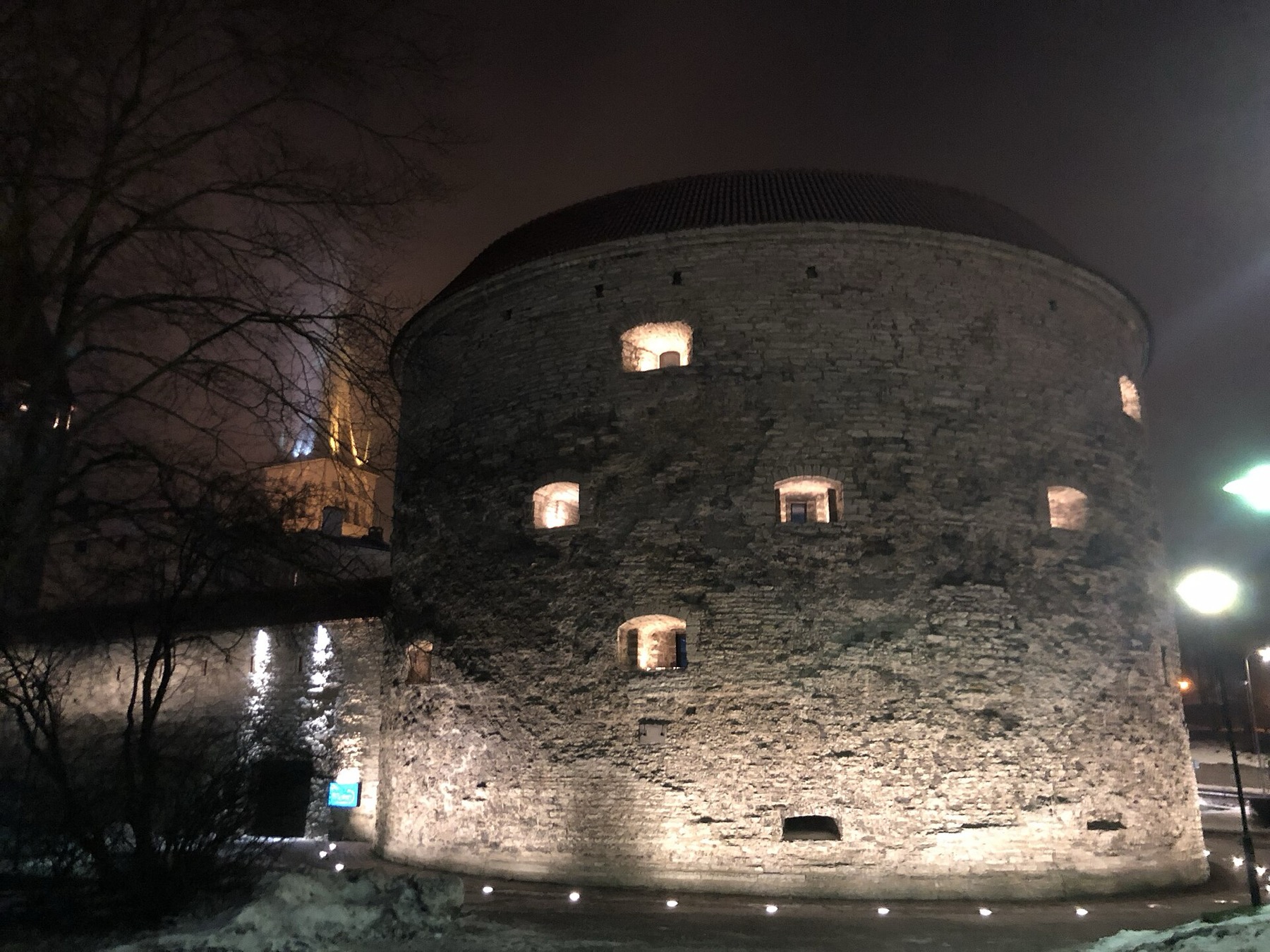 Tallinn (Estonia): 20 rzeczy, które warto zobaczyć w 2026 roku 14 Wieża Gruba Małgorzata przy Wielkiej Bramie Nadmorskiej