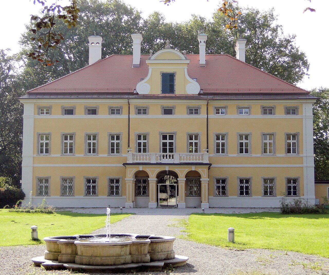 Sound of Music: 11 filminspelningsplatser i Salzburg, Österrike 2026 8 Fasaden på slottet Frohnburg, filmfasaden till von Trapp-villan