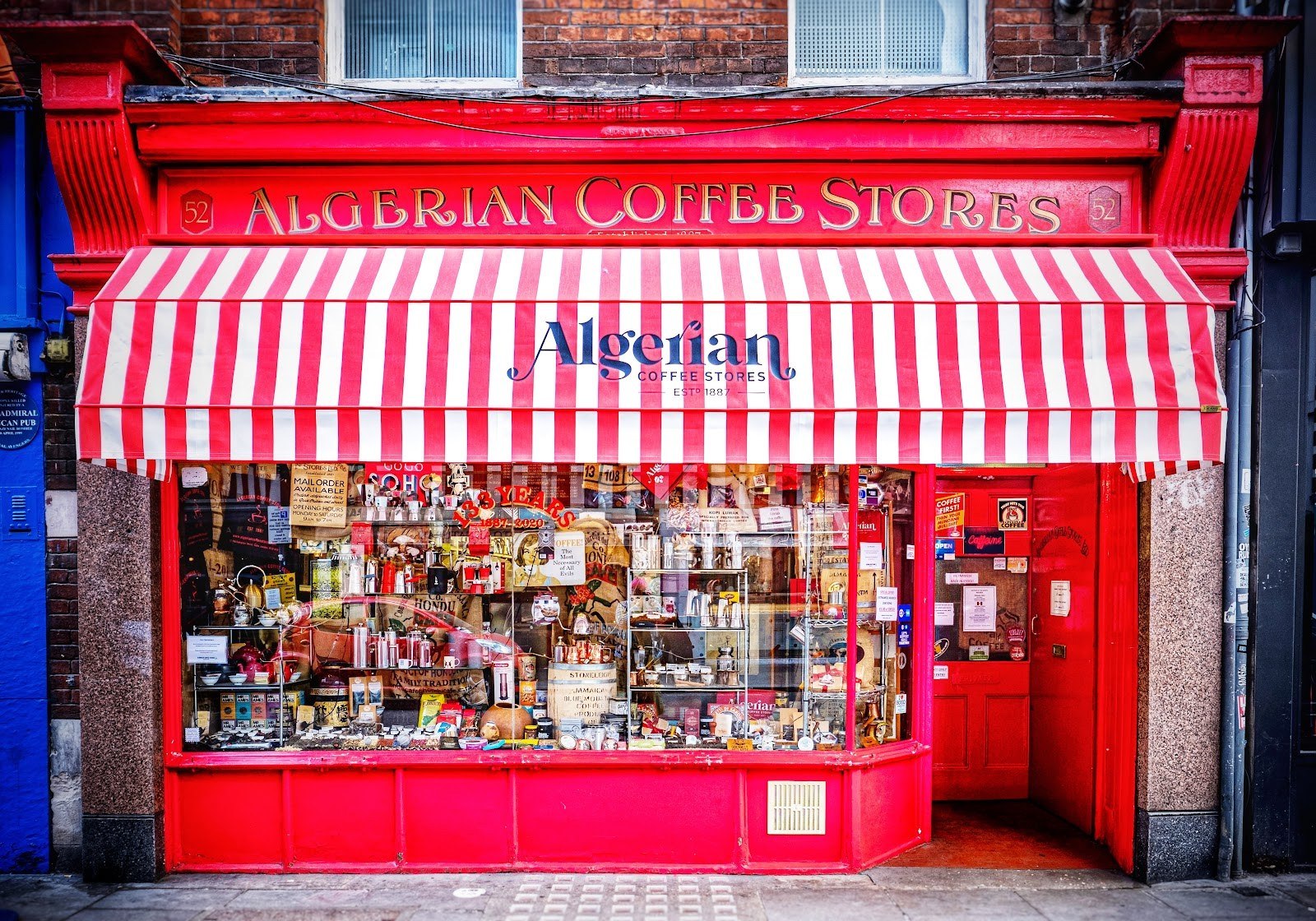 Cele mai bune cafenele din Londra: 18 recomandări pentru cafea de specialitate în 2026 3 Cafeneaua Algerian Coffee Stores din Londra