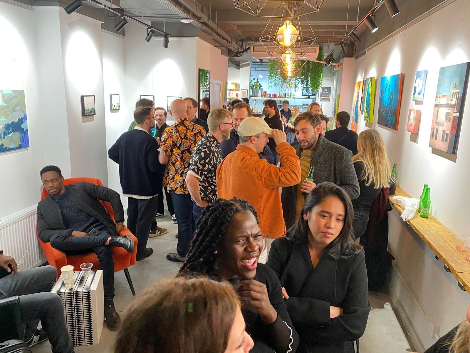 Cele mai bune cafenele din Londra: 18 recomandări pentru cafea de specialitate în 2026 9 Cafeneaua Neal Street Espresso din Londra