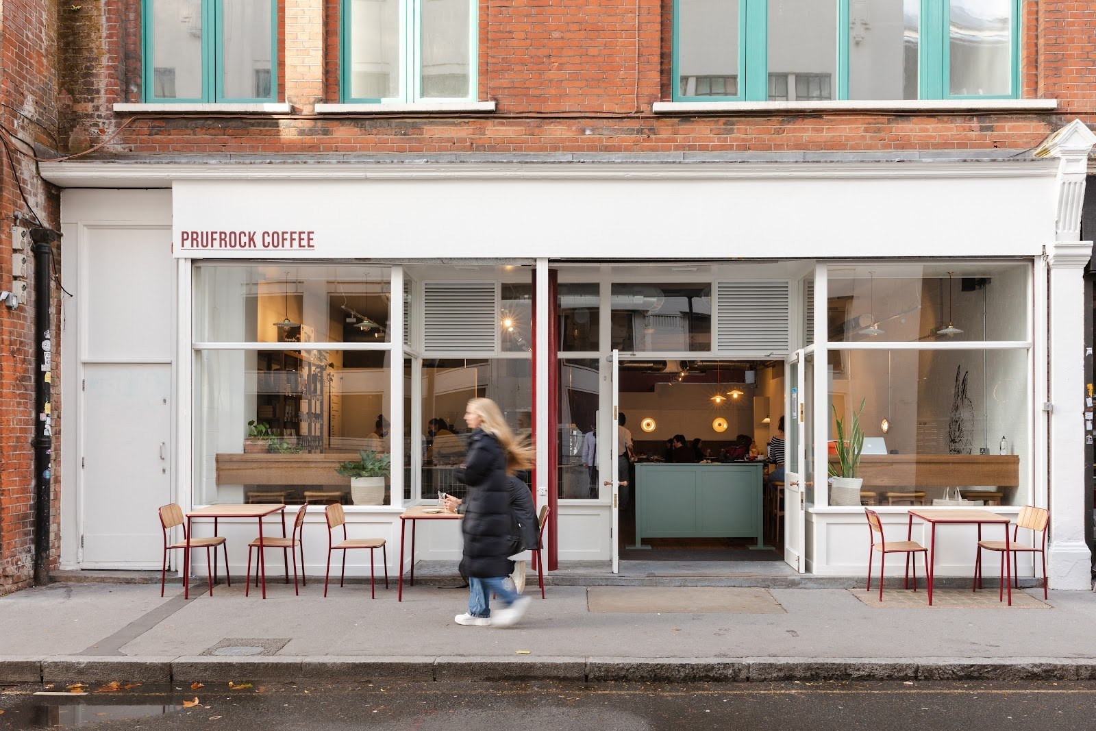 Cele mai bune cafenele din Londra: 18 recomandări pentru cafea de specialitate în 2026 15 Cafeneaua Prufrock Coffee din Londra