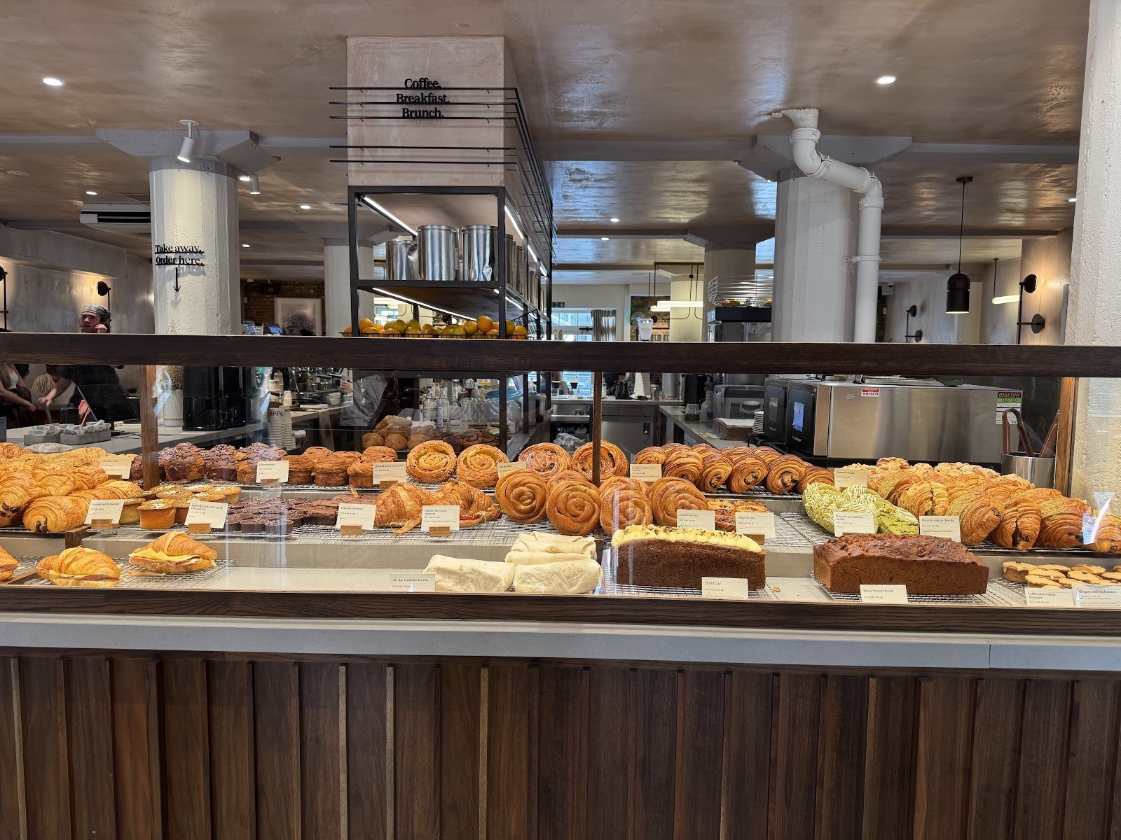 Cele mai bune cafenele din Londra: 18 recomandări pentru cafea de specialitate în 2026 20 Cafeneaua WatchHouse Tower Bridge din Londra