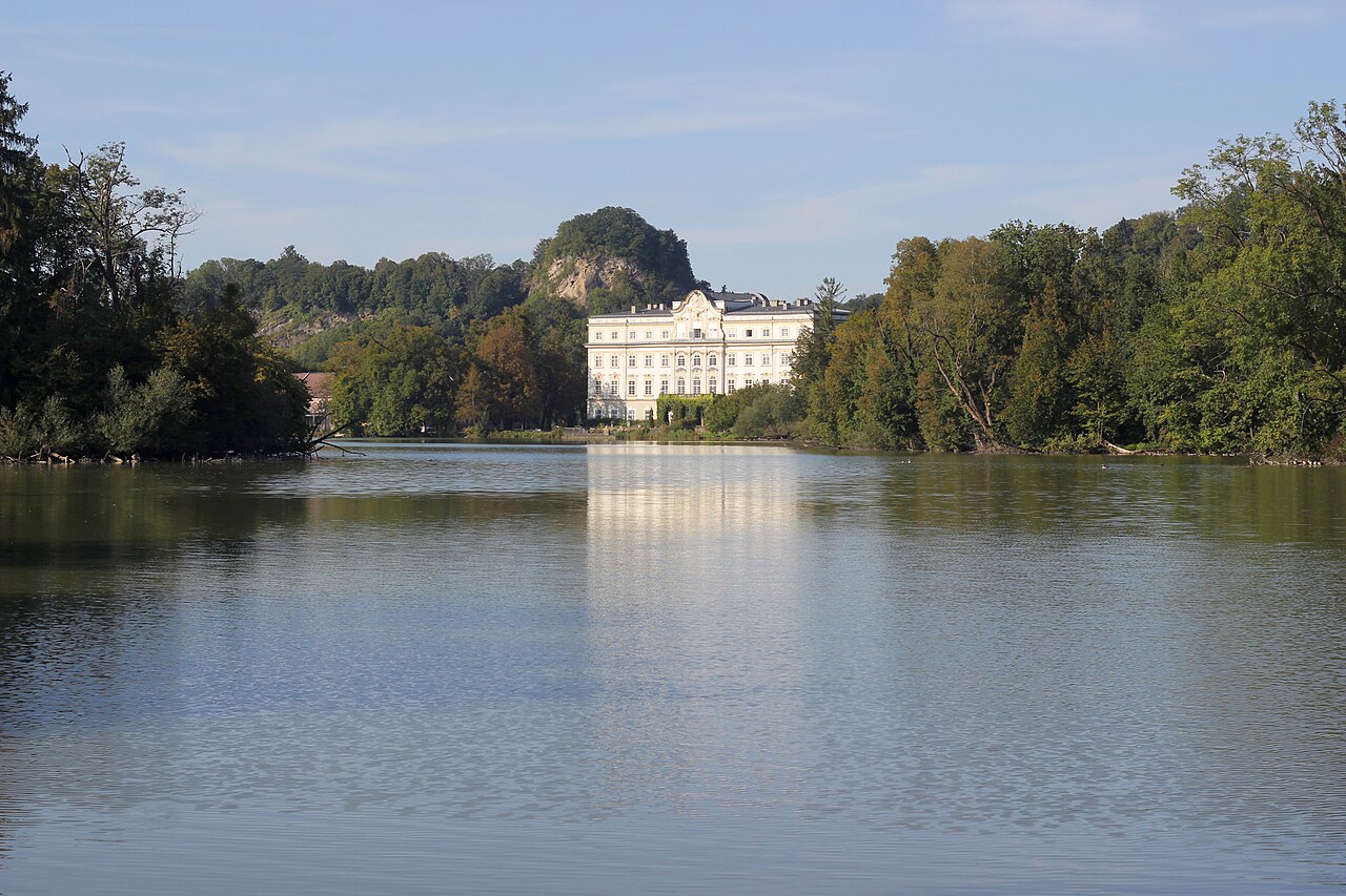 Sound of Music: 11 filminspelningsplatser i Salzburg, Österrike 2026 7 Slottet Leopoldskron vid sjön Leopoldskroner Weiher