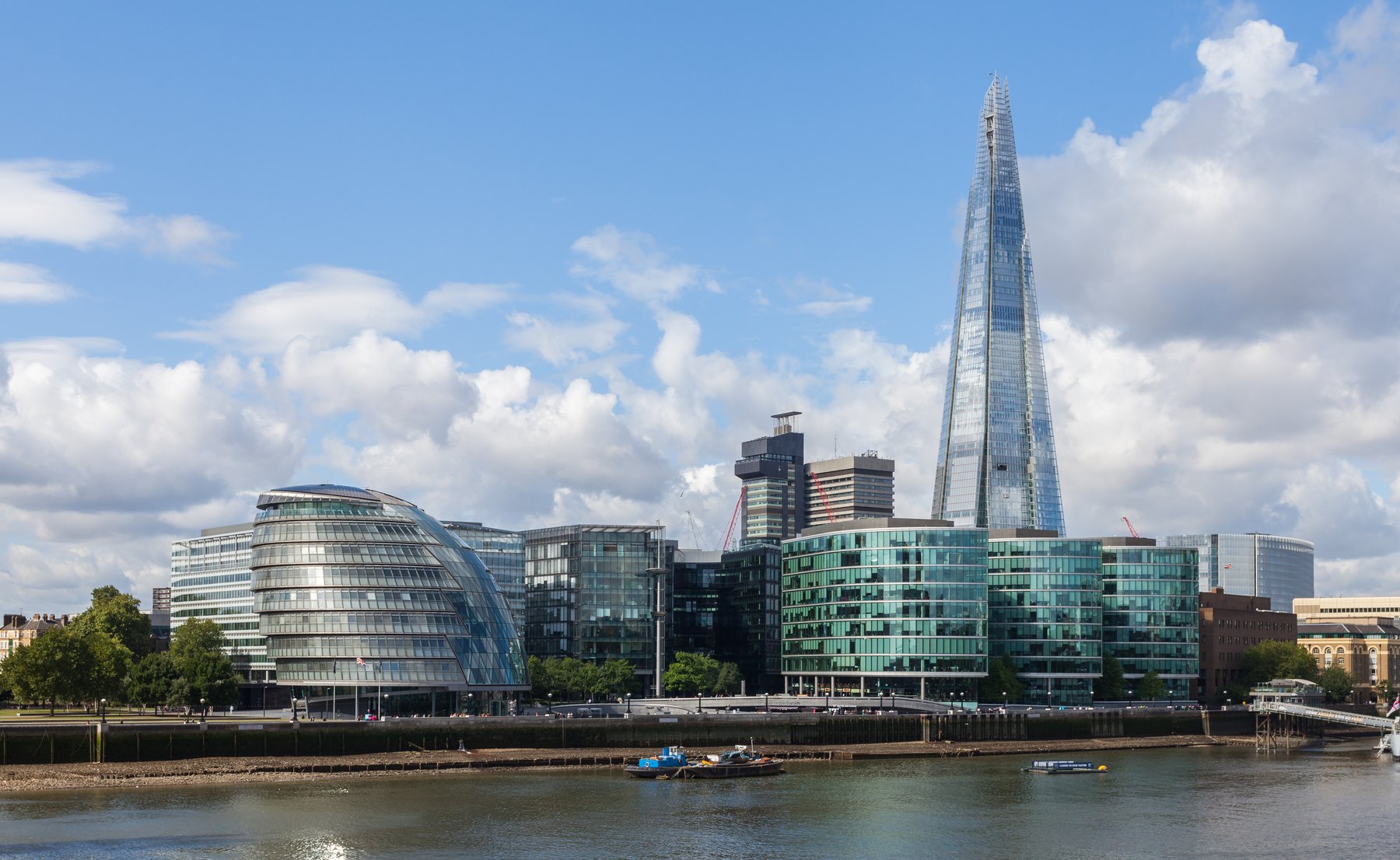 London Eye: prețuri, când să mergi și dacă merită în 2026 5 Zgârie-norul The Shard deasupra panoramei Londrei