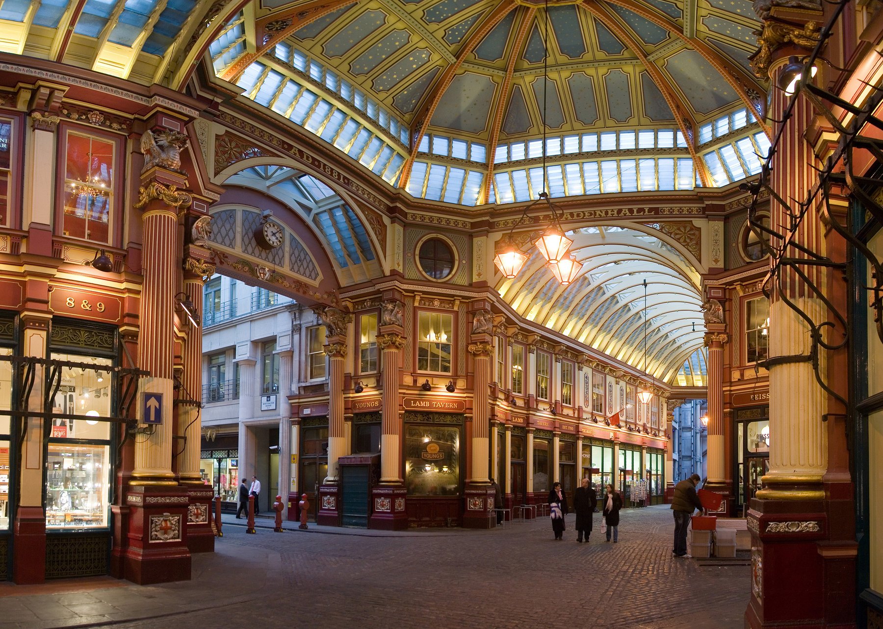 26 de lucruri de văzut și făcut în Londra în 2026 (+ hartă) 38 Pasajul decorat al pieței Leadenhall Market