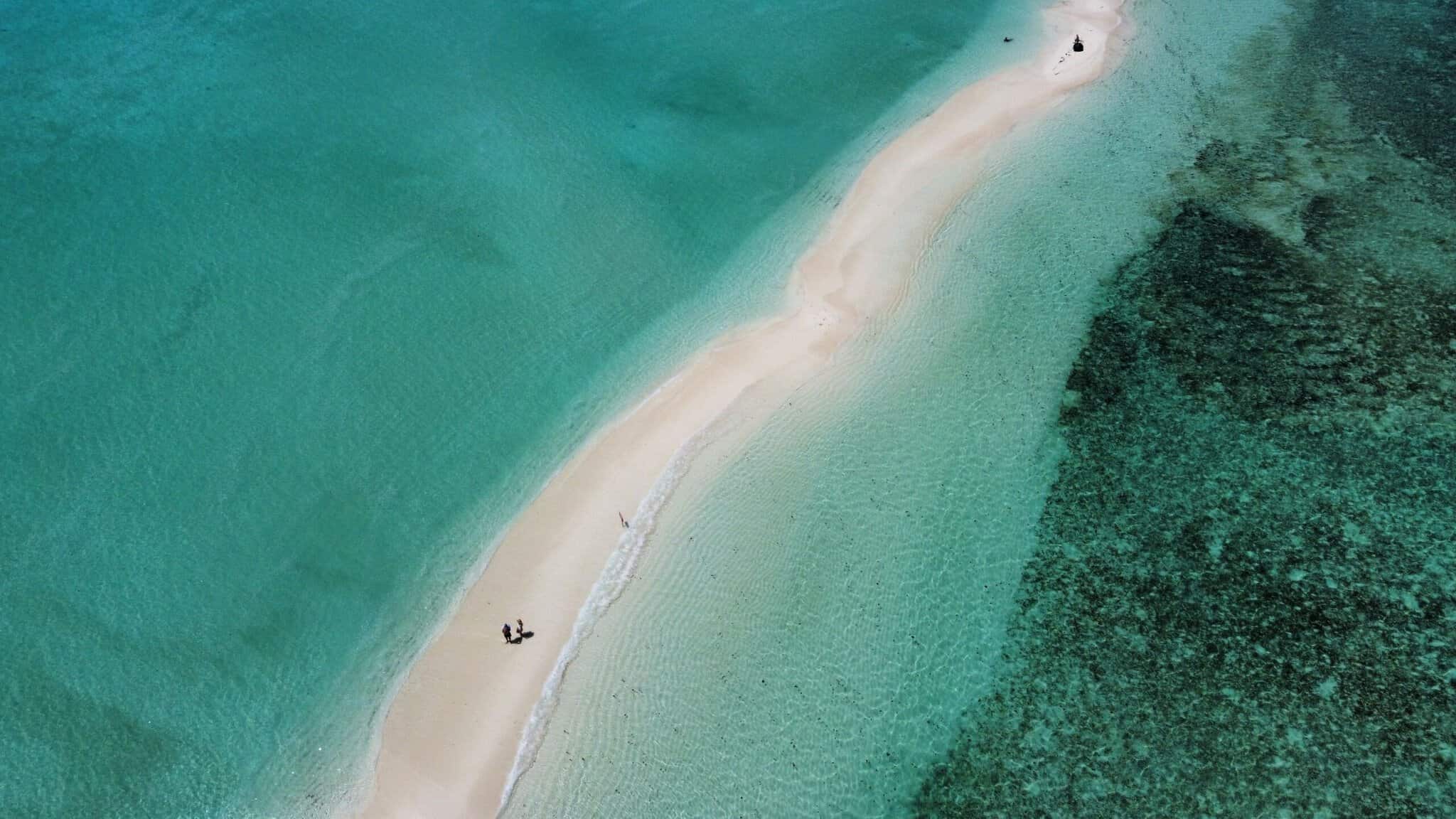 Maafushi, Malediivit: 15 vinkkiä + missä majoittua vuonna 2026 8 Romantiikkaa hiekkasärkän piknikillä