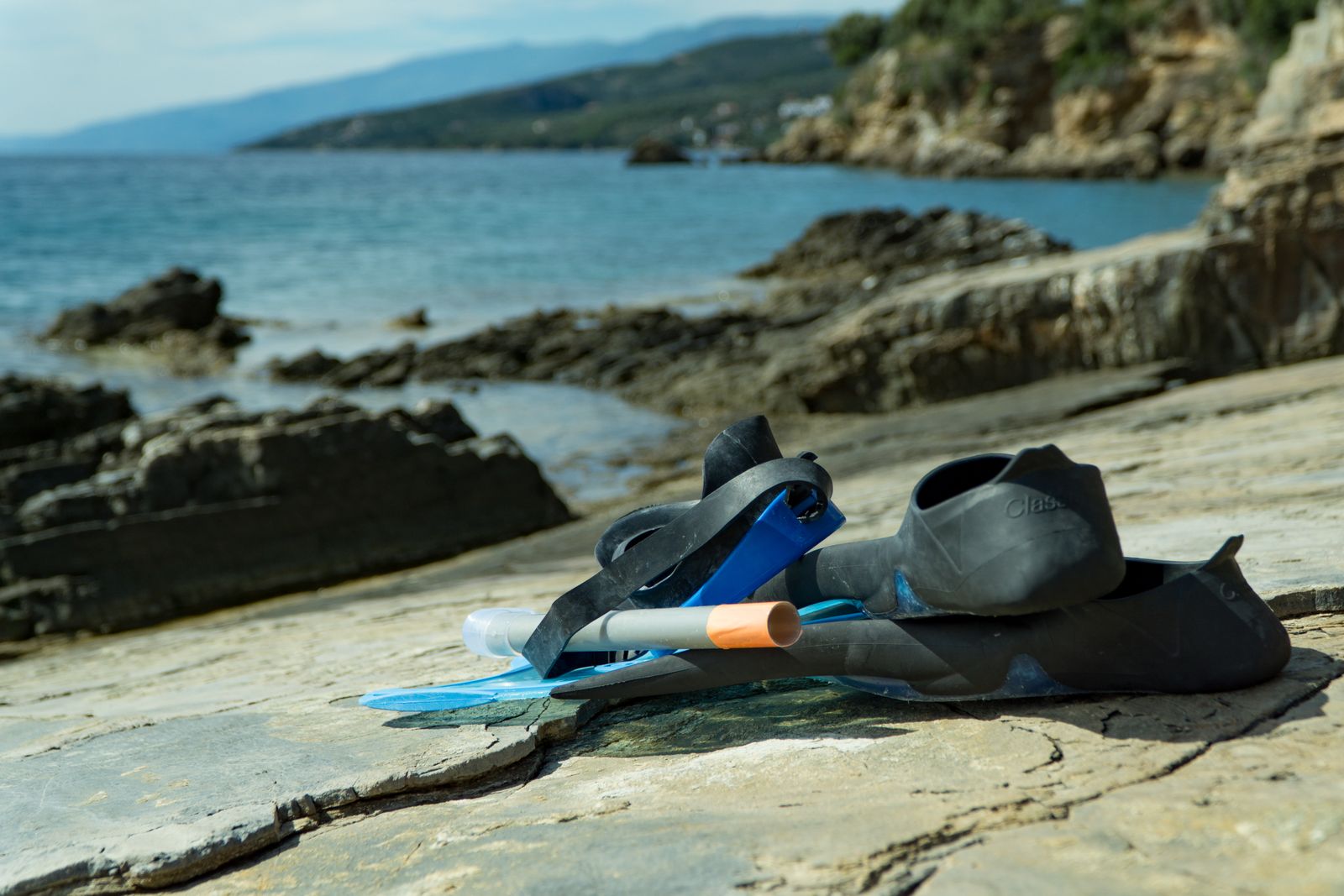 Malediven vakantie: hoeveel kost een reis en hoe doe je het goedkoop in 2026 11 Snorkeluitrusting op een Maldivisch strand
