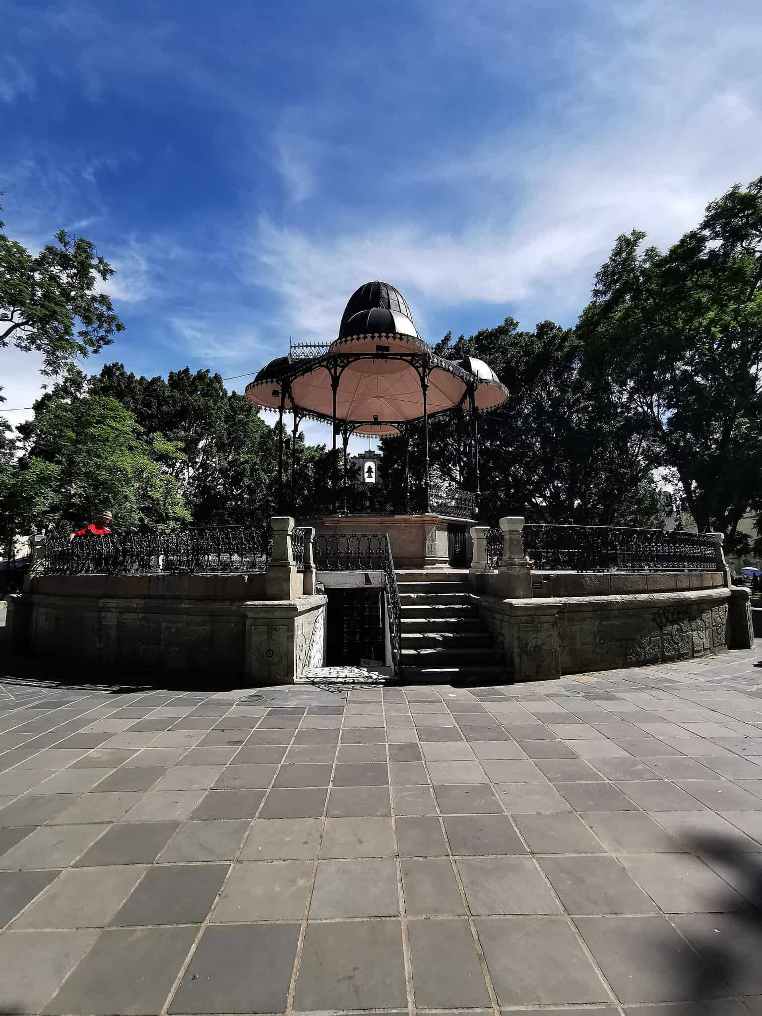 Oaxaca, Mexic: 15 sfaturi — gastronomie, mezcal și sudul colonial 2 Piața Zócalo din Oaxaca