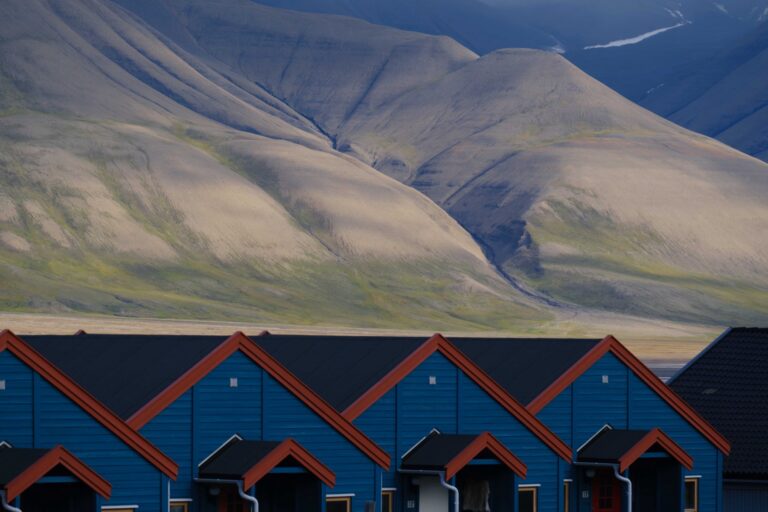 Norsko 10 Longyearbyen: 12 tipů, co vidět v nejsevernějším městě světa