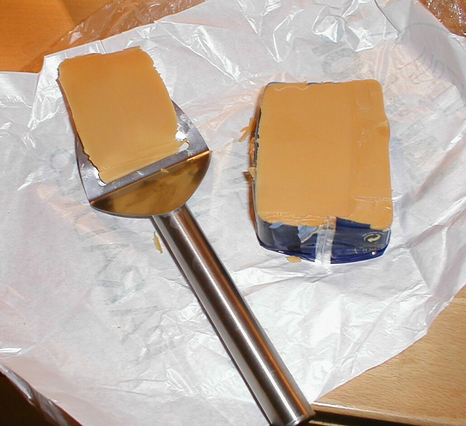 Norsk mat: 15 rätter från brunost till fårikål 2026 1 Brunost, karamellosten som delar besökare i två läger
