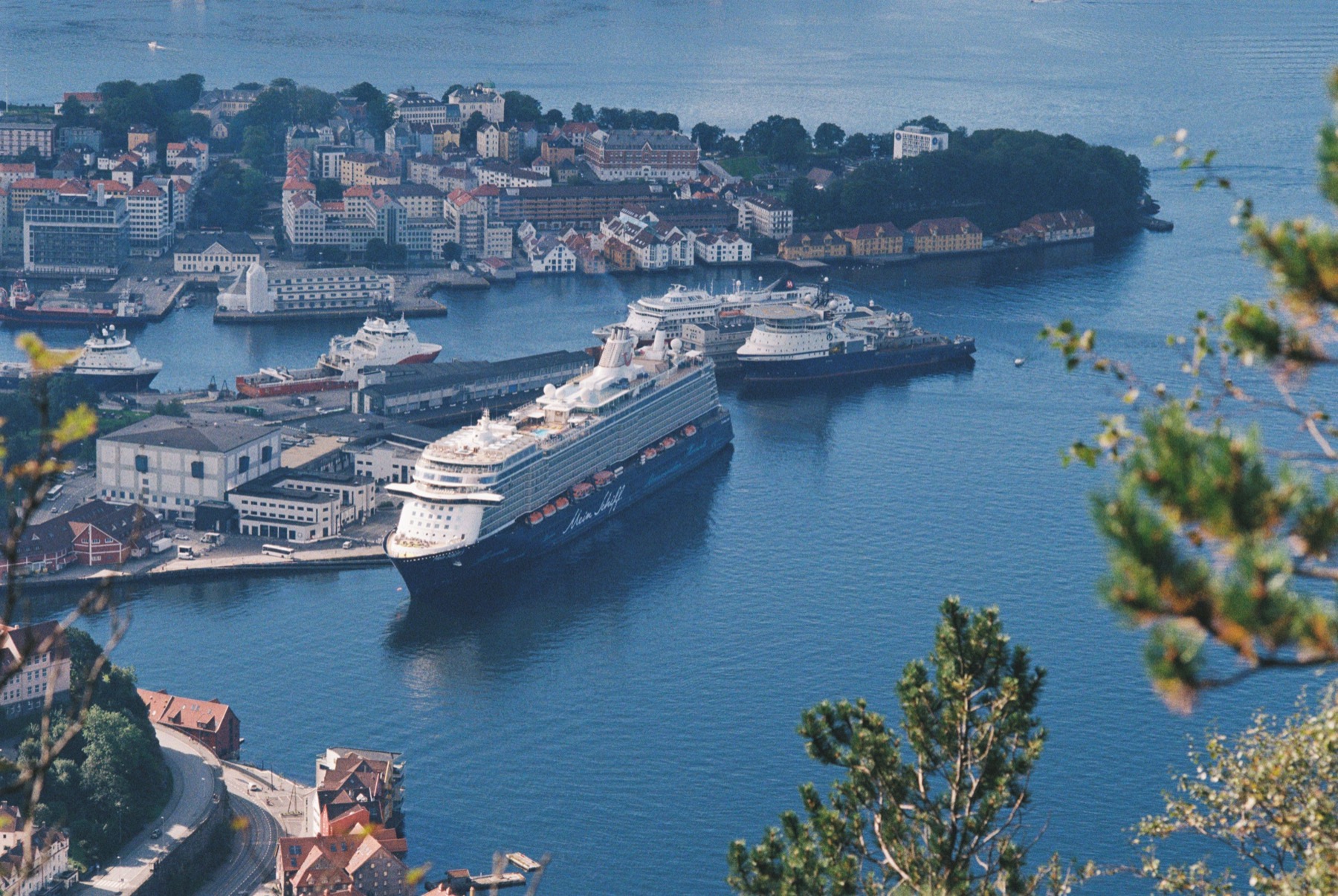 Norway in a Nutshell egyénileg: DIY útvonal, árak és foglalás 2026 10 A tengerjárós napok felismerhetetlenné teszik Flåmot