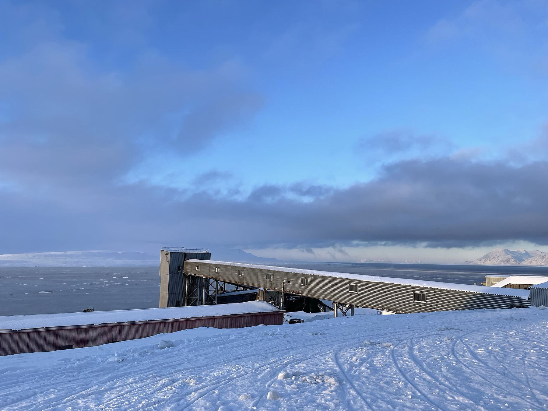 Pyramiden a Barentsburg: sovětská města duchů na Špicberkách 4 Barentsburg, poslední žijící ruská osada na Špicberkách