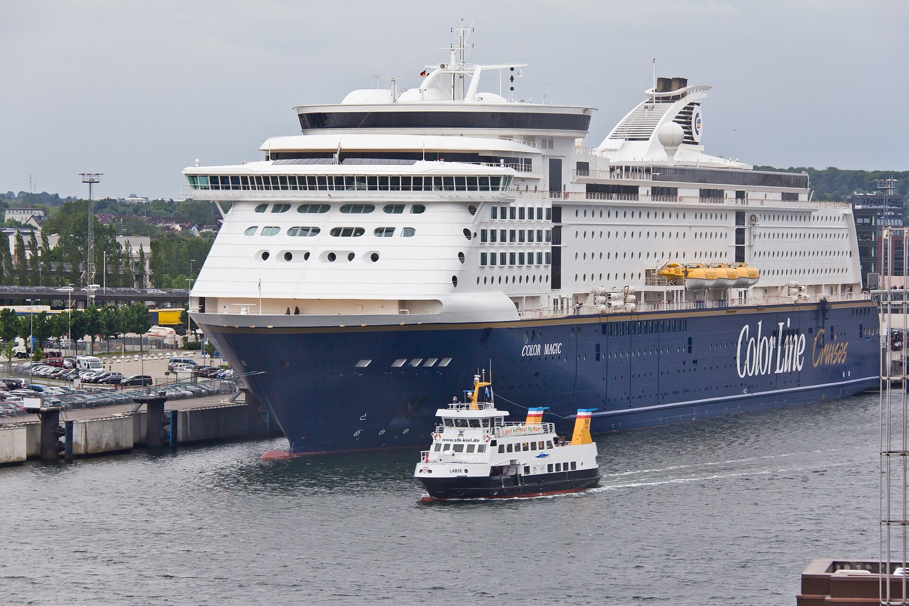 Ferry para a Noruega: linhas da Dinamarca e Alemanha, preços e reservas em 2026 1 Ferry Color Line a caminho da Noruega