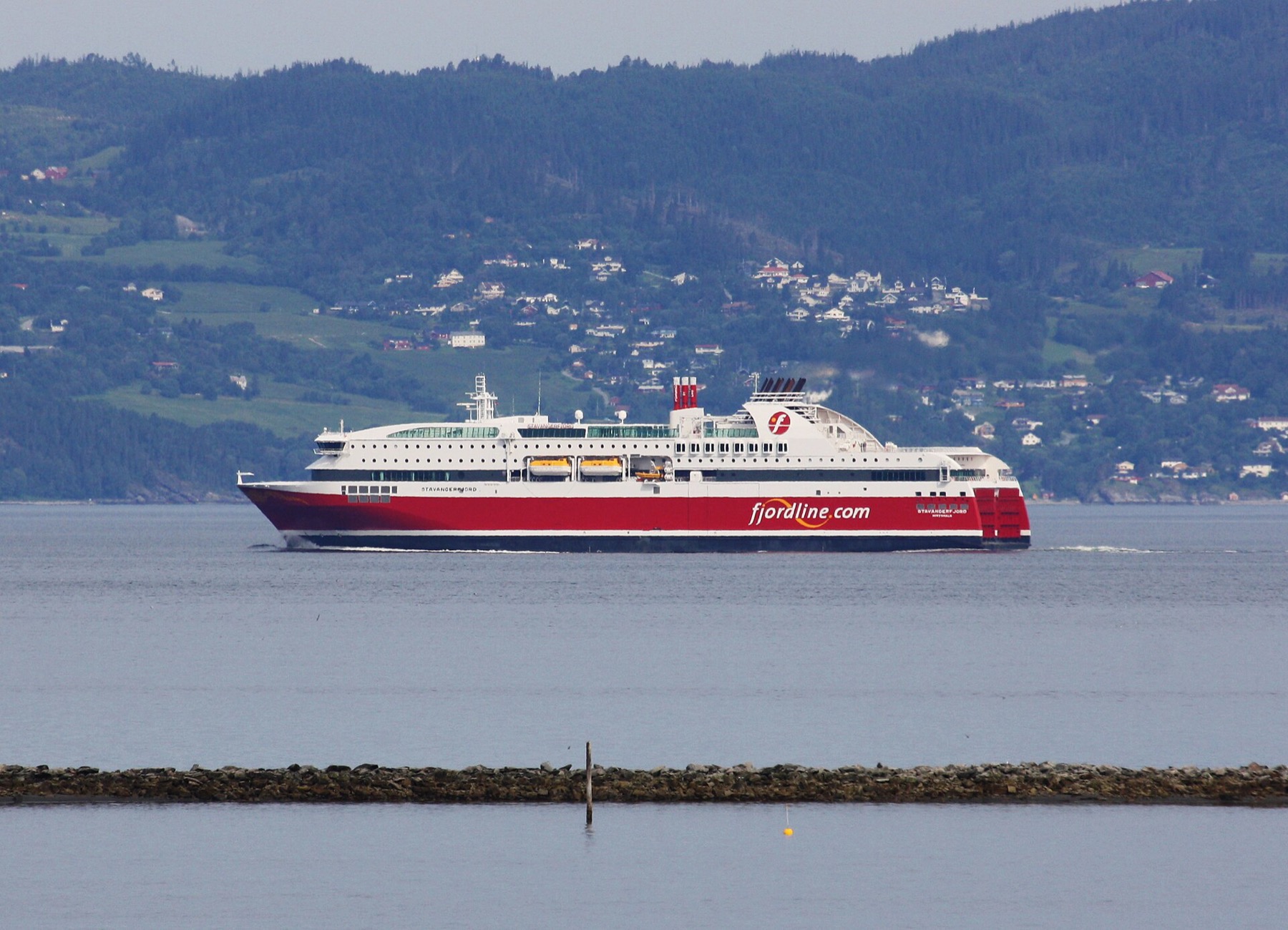 Ferry para a Noruega: linhas da Dinamarca e Alemanha, preços e reservas em 2026 7 A Fjord Line navega de Hirtshals até Stavanger e Bergen