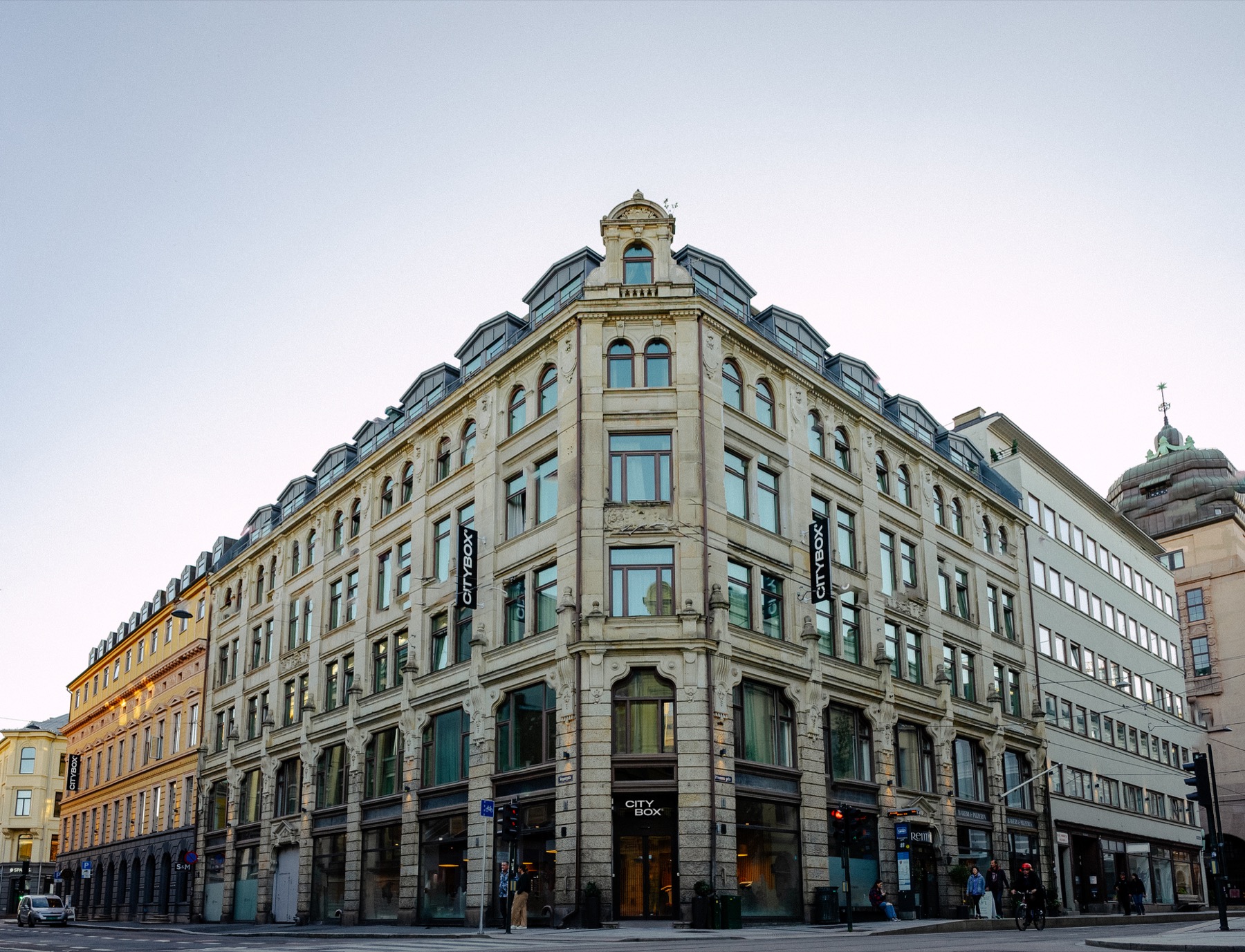 Norsk mat: 15 rätter från brunost till fårikål 2026 28 Boende i centrala Oslo: nära marknadshallar och bagerier