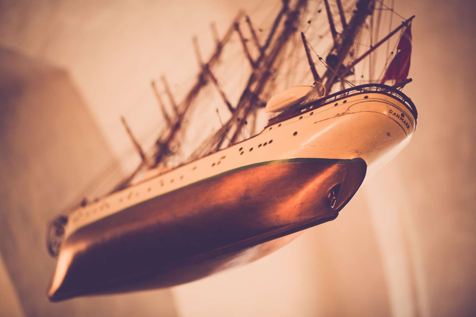 Djurgården em Estocolmo, Suécia: 15 dicas do que ver na ilha dos museus em 2026 5 Navio Vasa no salão do museu
