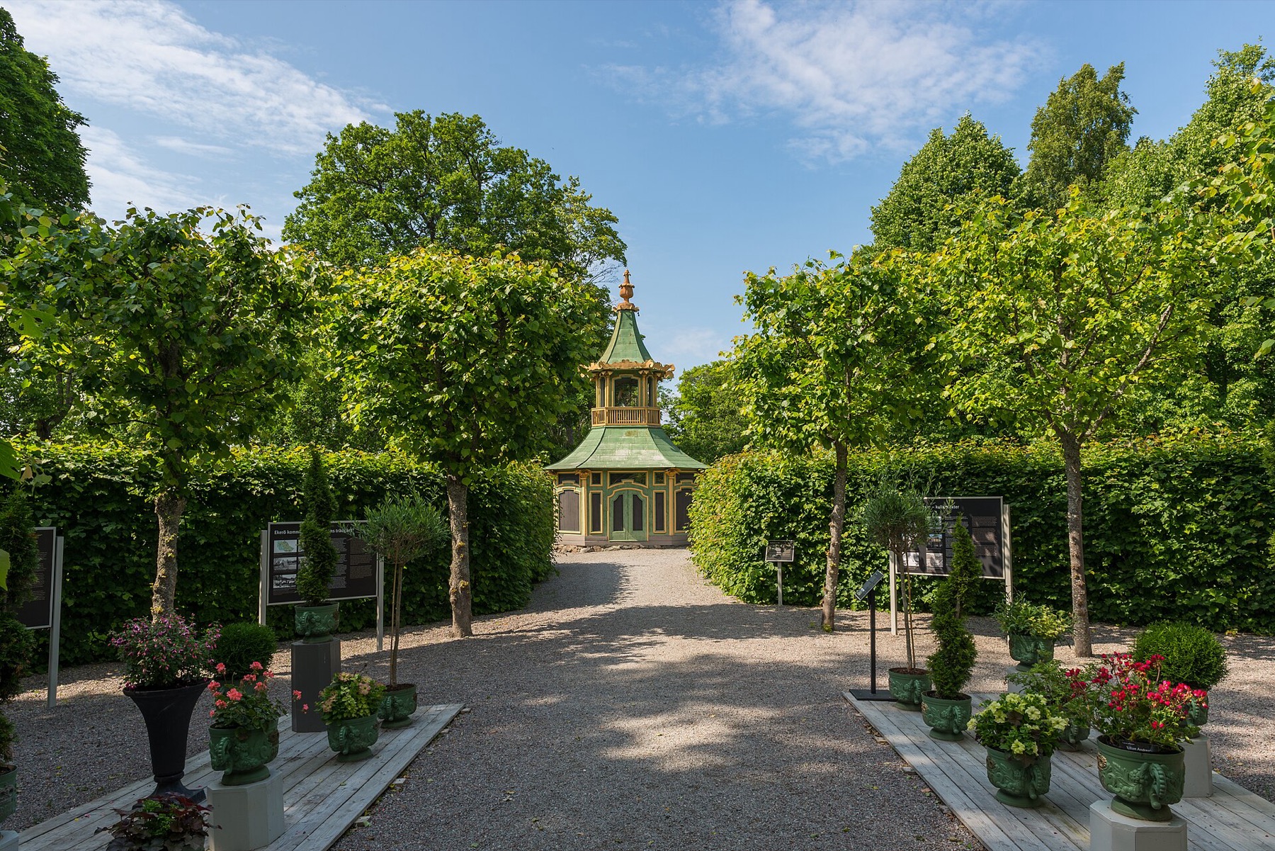 Drottningholmin linna 2026: liput, kuljetus ja mitä nähdä Ruotsin Versaillesissa 3 Drottningholmin linna, kuninkaallisen perheen koti