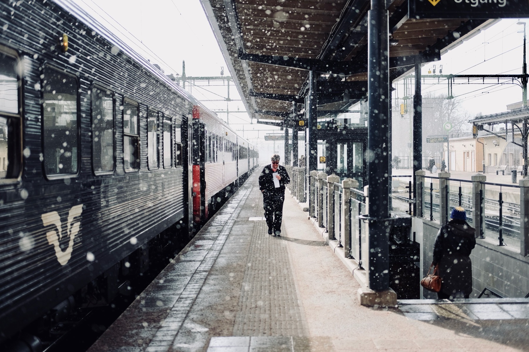 Kiruna, Švédsko: 18 tipů, co vidět a zažít ve městě, které se stěhuje 24 Vlak ve zasněžené krajině severního Švédska