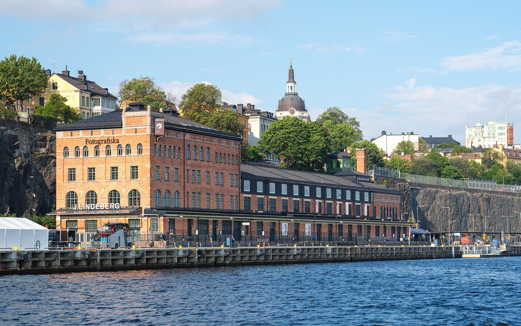 Tukholma, Ruotsi: 25 vinkkiä nähtävyyksiin ja tekemiseen 2026 15 Fotografiska-galleria entisessä tullirakennuksessa
