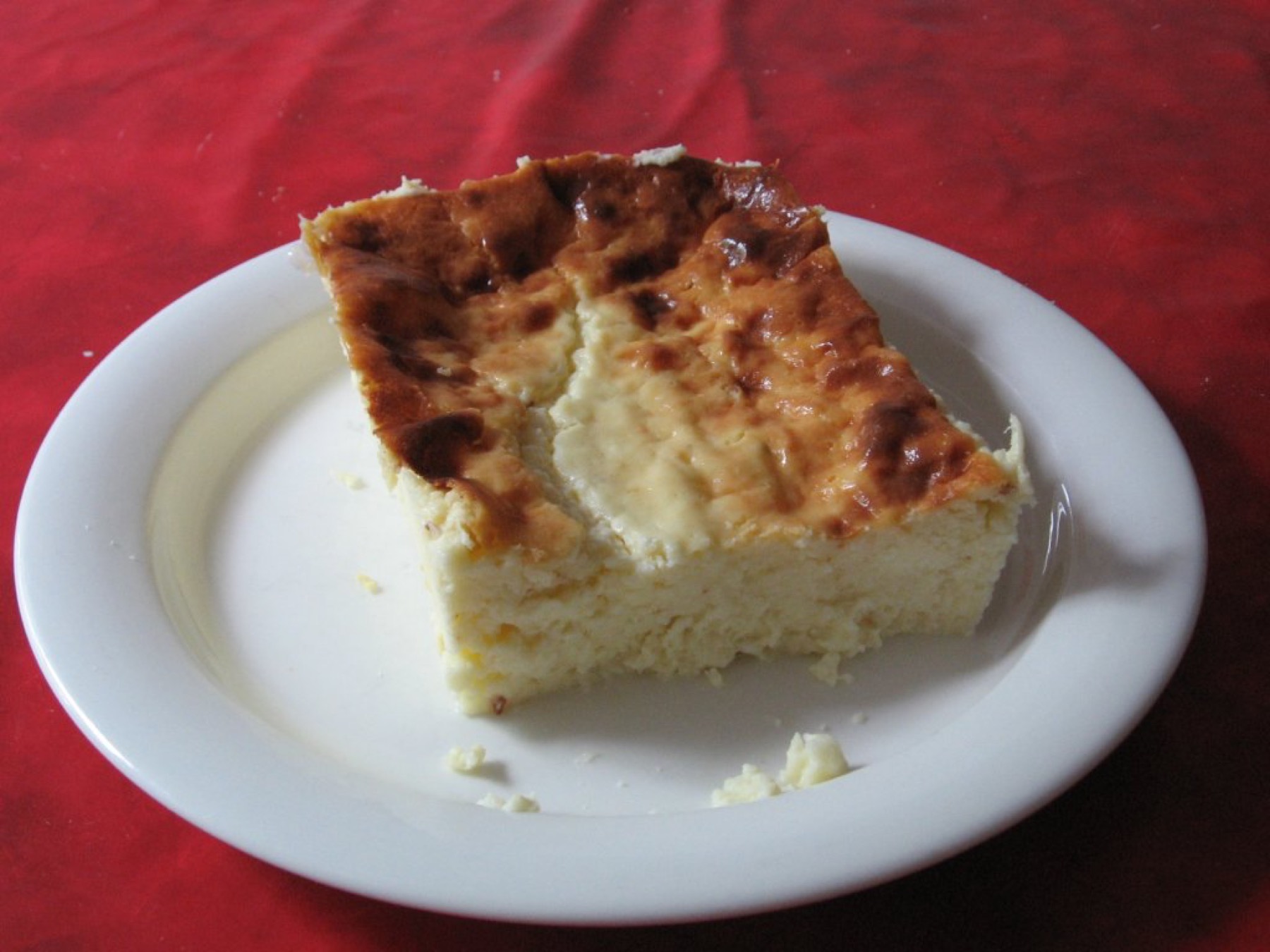 Cuisine suédoise : 18 plats à goûter absolument en 2026 19 Ostkaka du Småland avec airelles