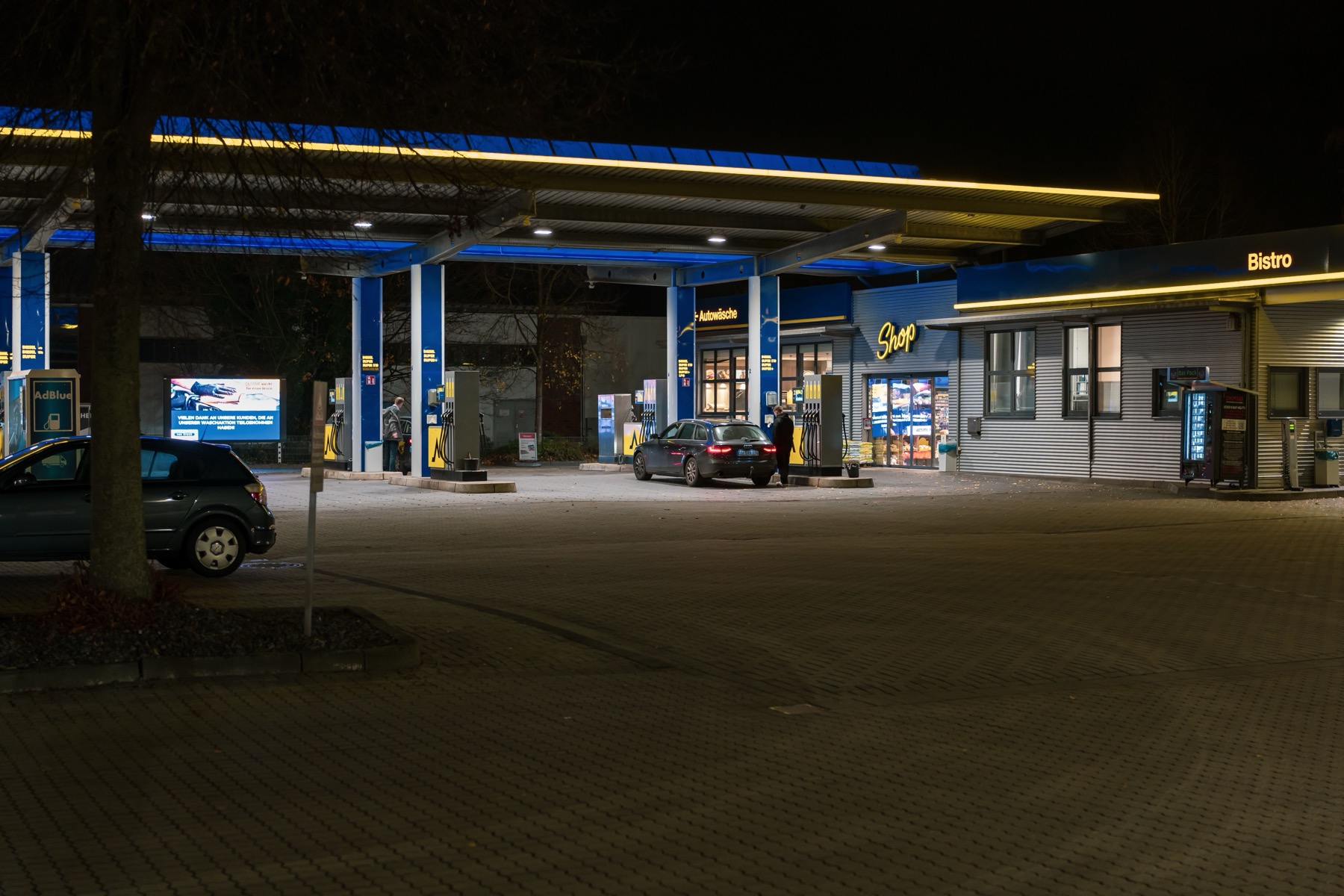 Maut in Schweden 2026: Regeln, Kosten & die besten Roadtrips 10 Selbstbedienungstankstelle