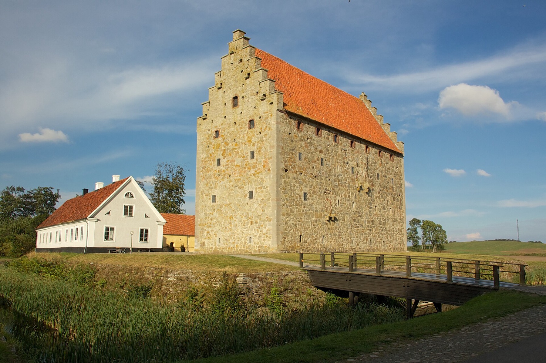 Ystad w Szwecji i Skania: 18 pomysłów na południe Szwecji w 2026 19 Średniowieczna twierdza Glimmingehus