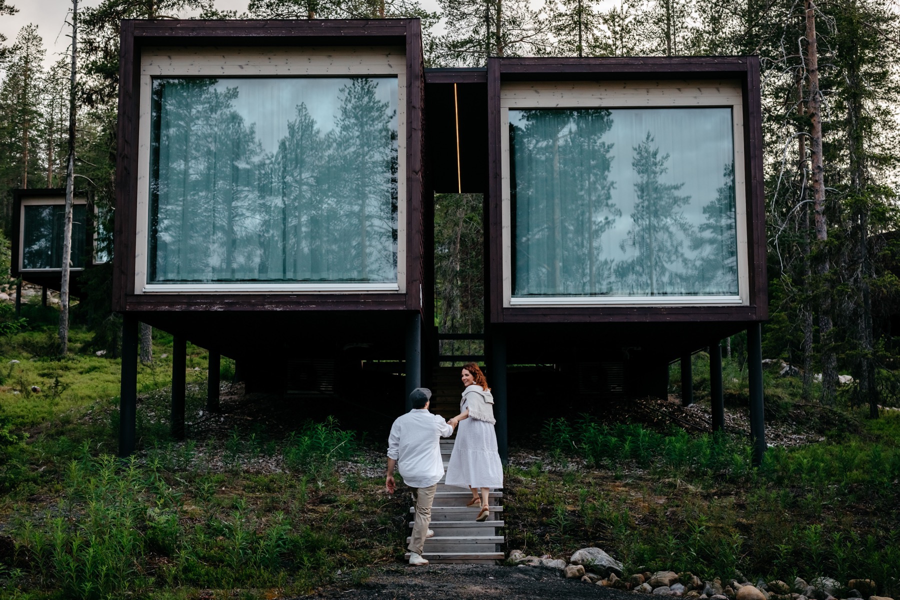 Alojamientos únicos del mundo: 35 lugares para tu bucket list en 2026 14 Cabañas acristaladas del Arctic TreeHouse Hotel en el bosque