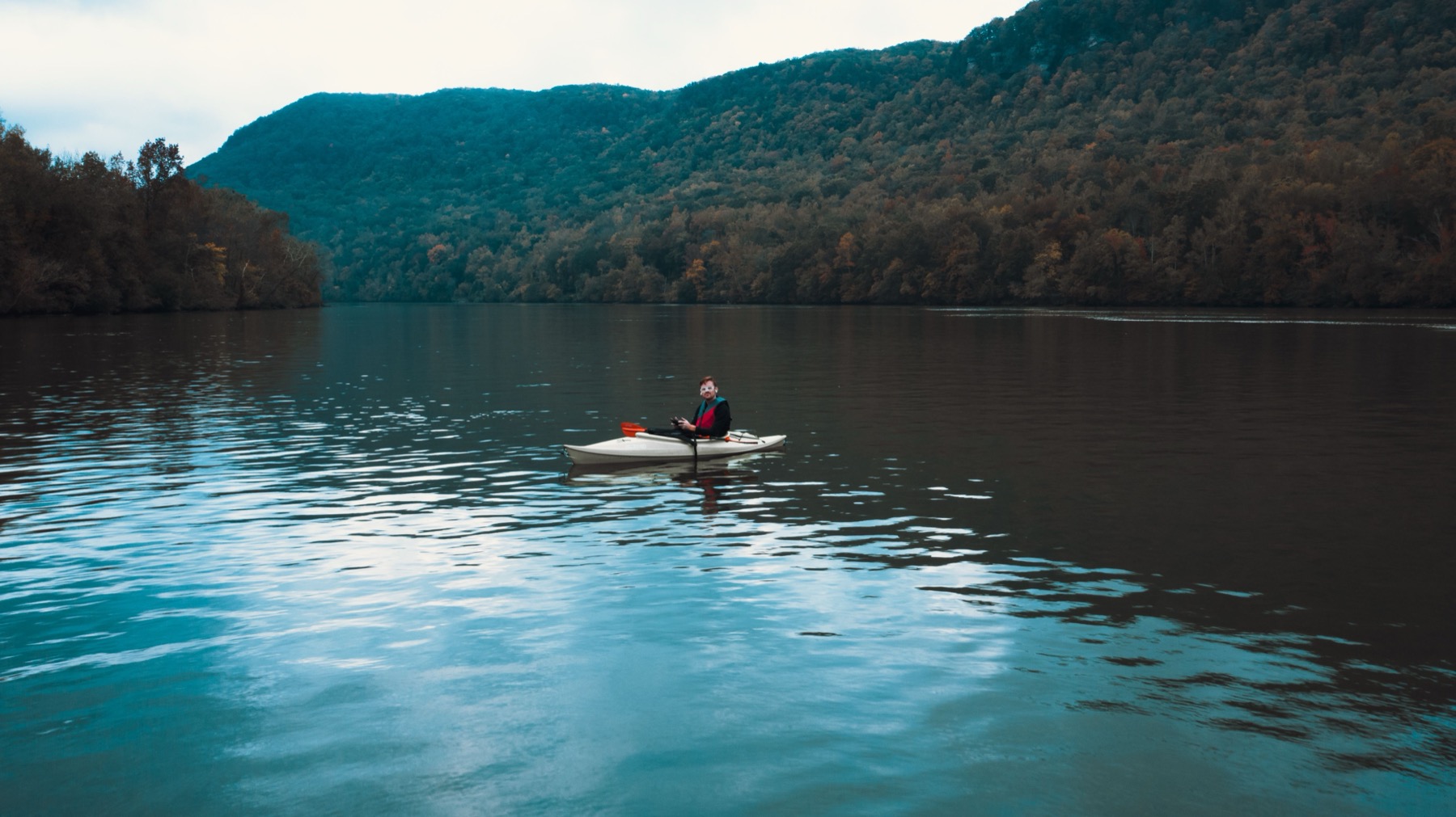 Bönigen, Switzerland: 24 Things to Do at Lake Brienz 2026 9 Kayak on a mountain lake