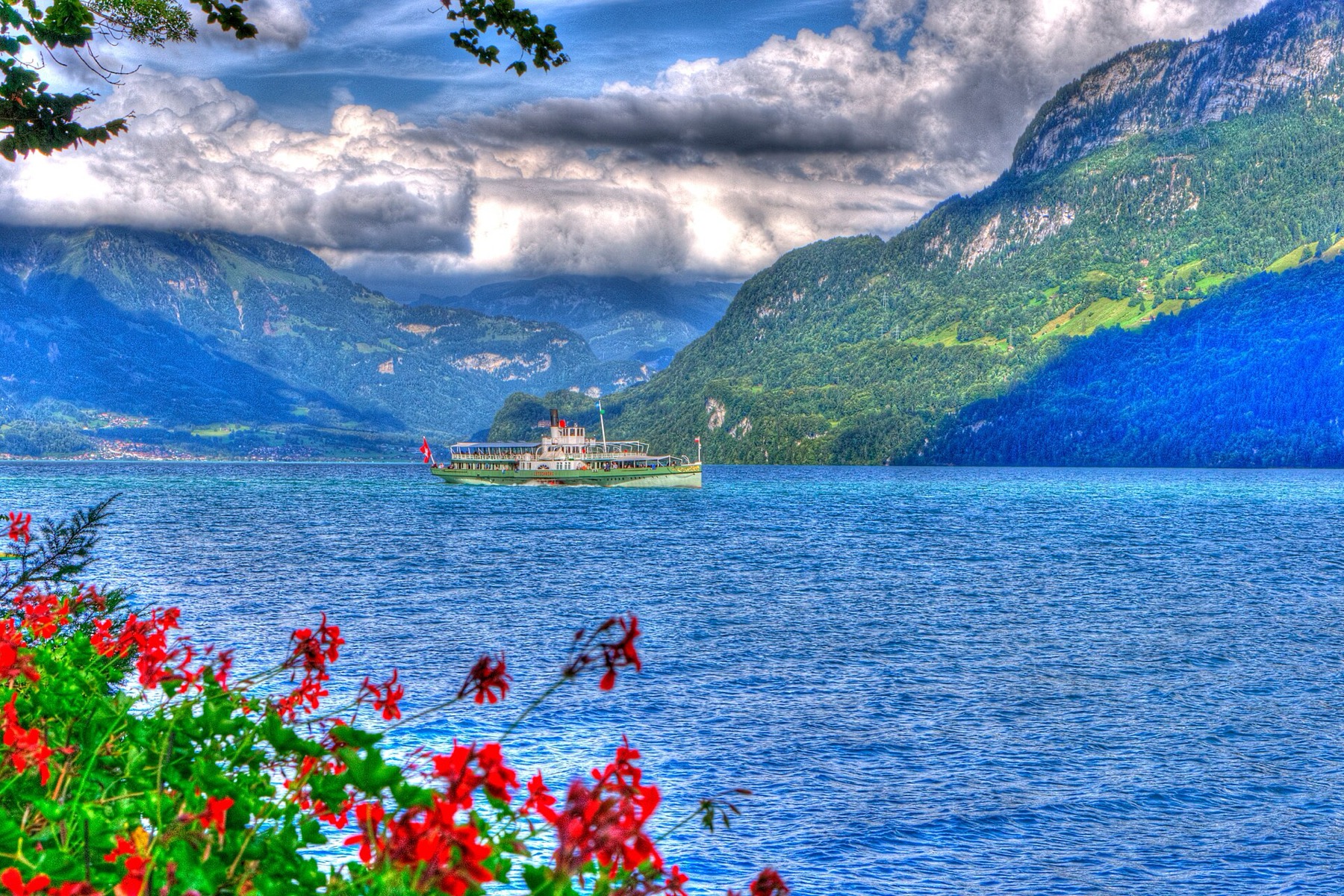 Bönigen, Switzerland: 24 Things to Do at Lake Brienz 2026 10 Historic paddle steamer Lötschberg