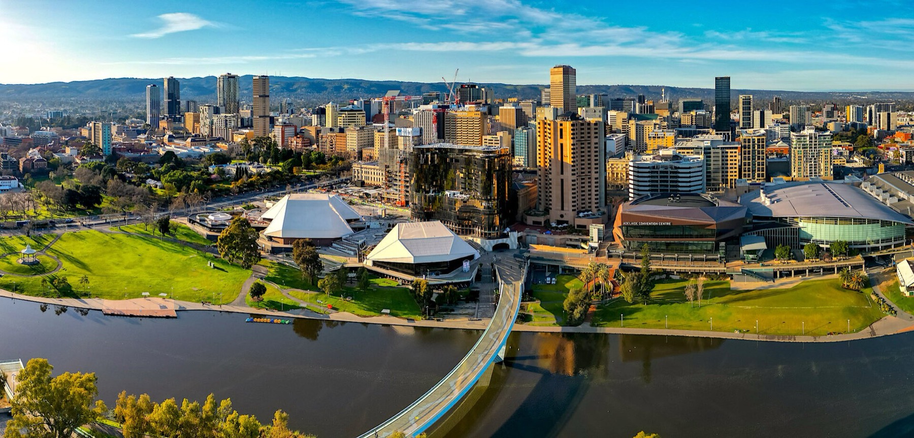 Austrália 2026: 30 lugares mais lindos + dicas práticas 18 Centro de Adelaide com parques